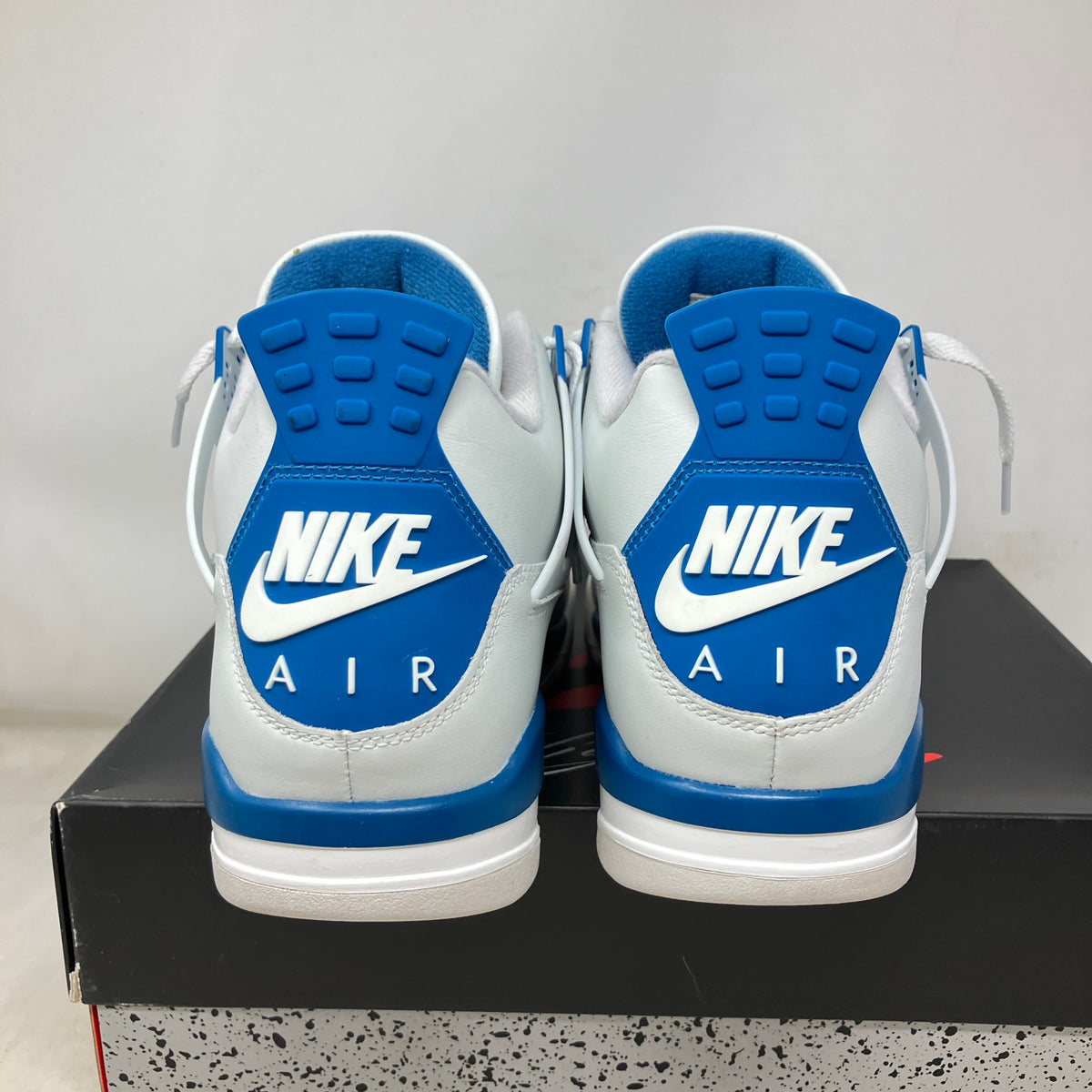 Jordan 4 Retro Military Blue (2024)
