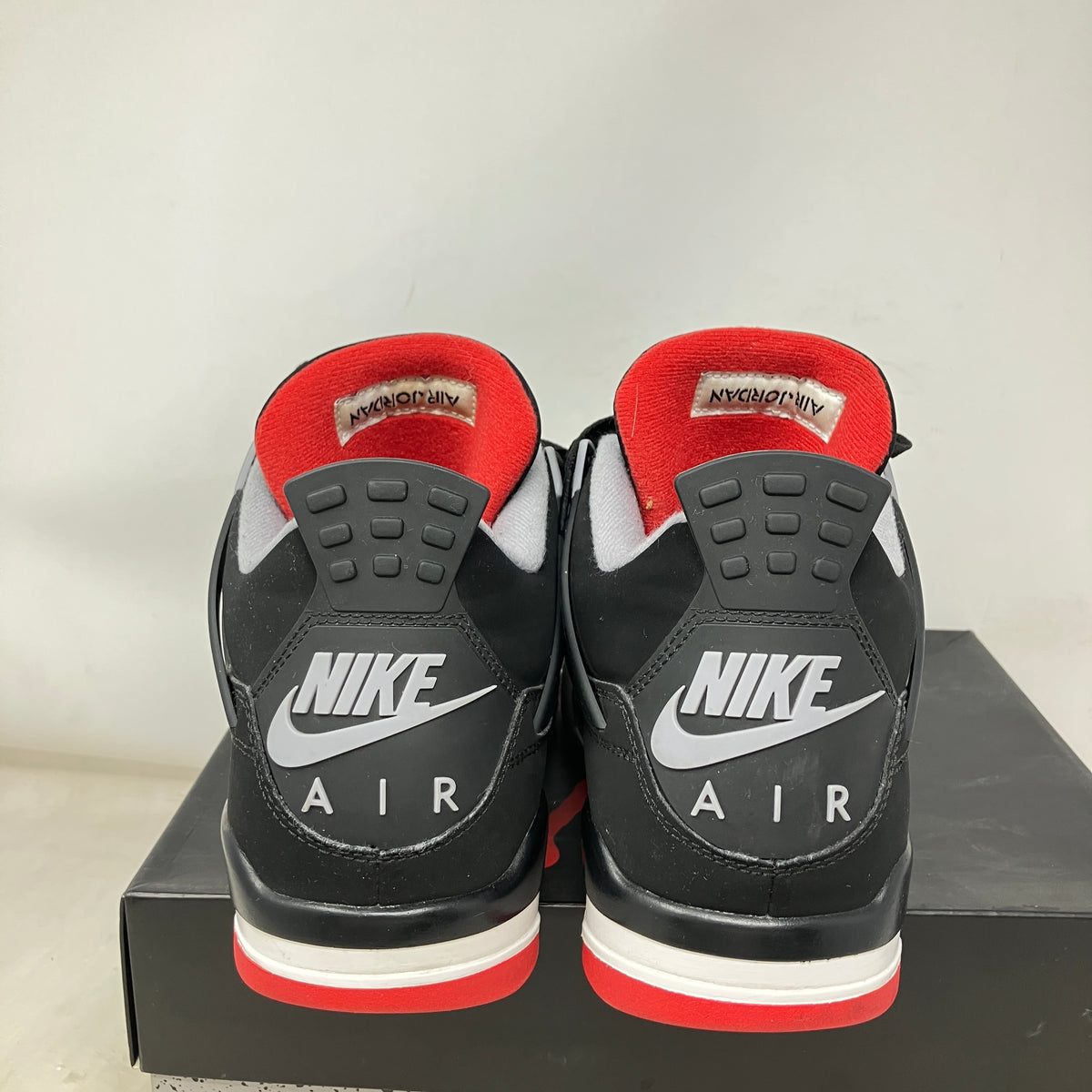 Jordan 4 Retro Bred (2019)