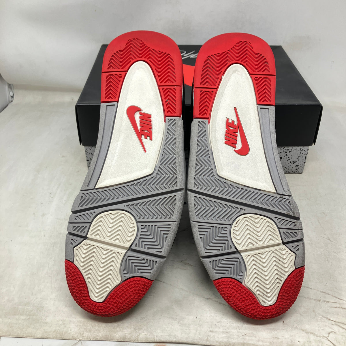 Jordan 4 Retro Bred (2019)