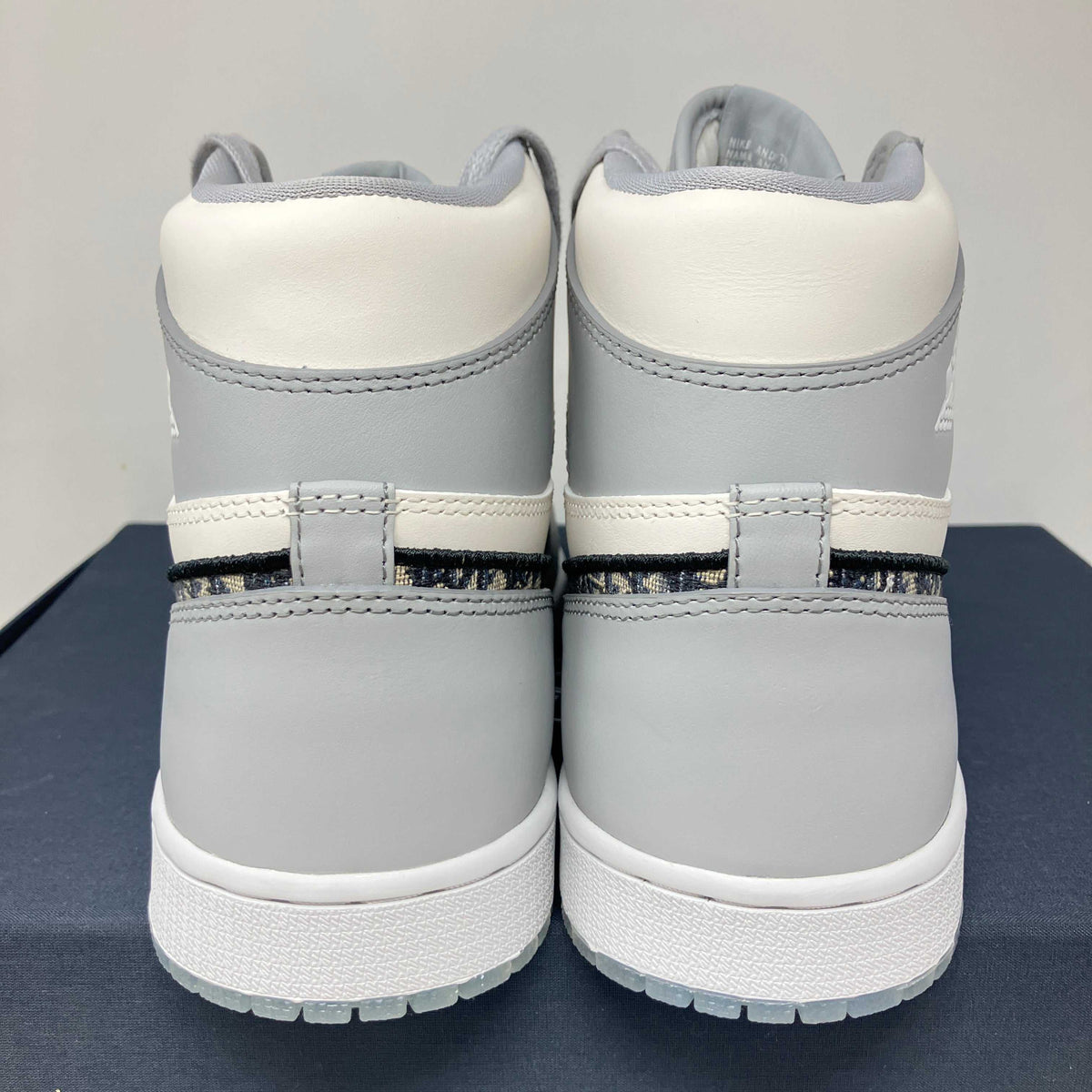 Jordan 1 Retro High Dior