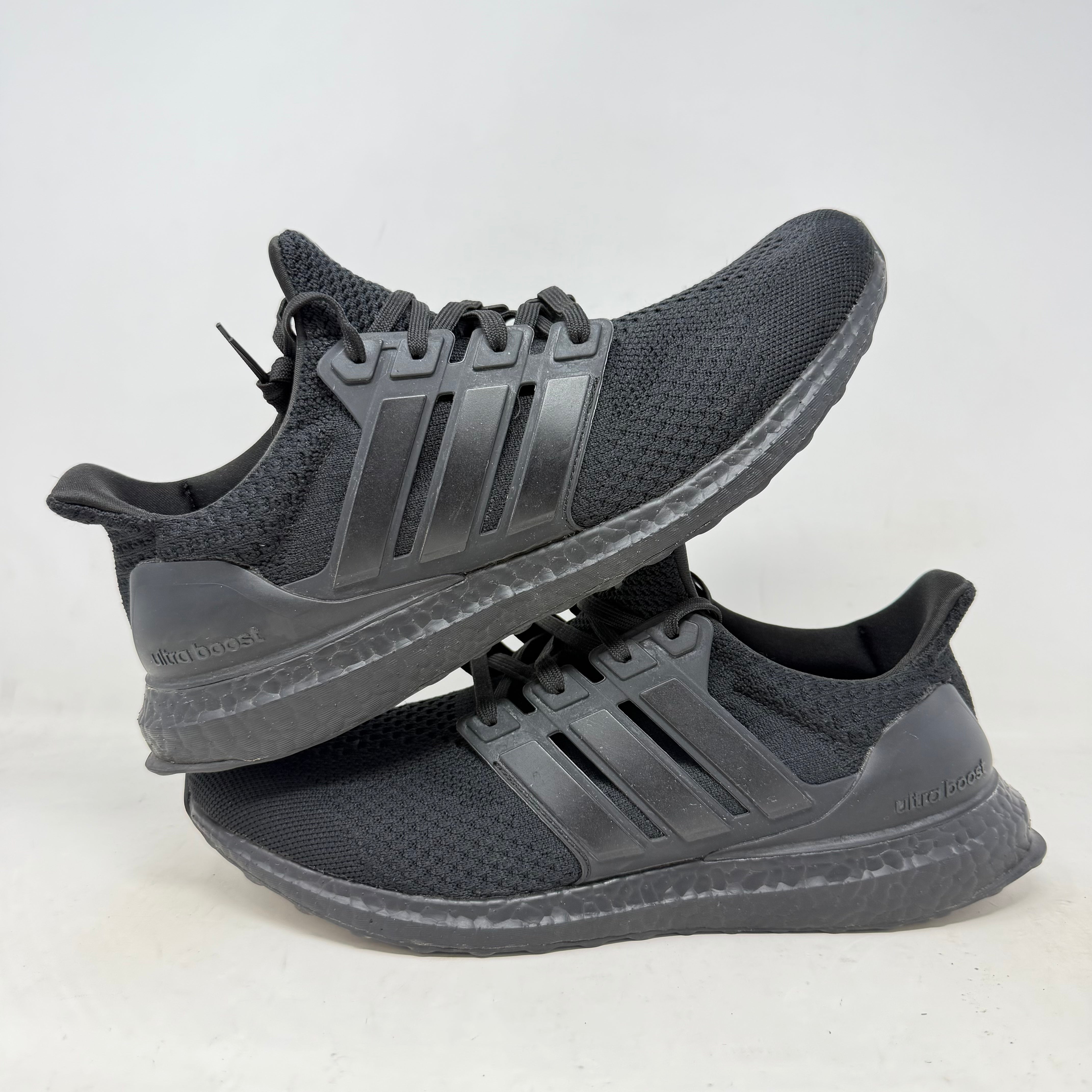 adidas Ultra Boost 5.0 DNA Triple Black