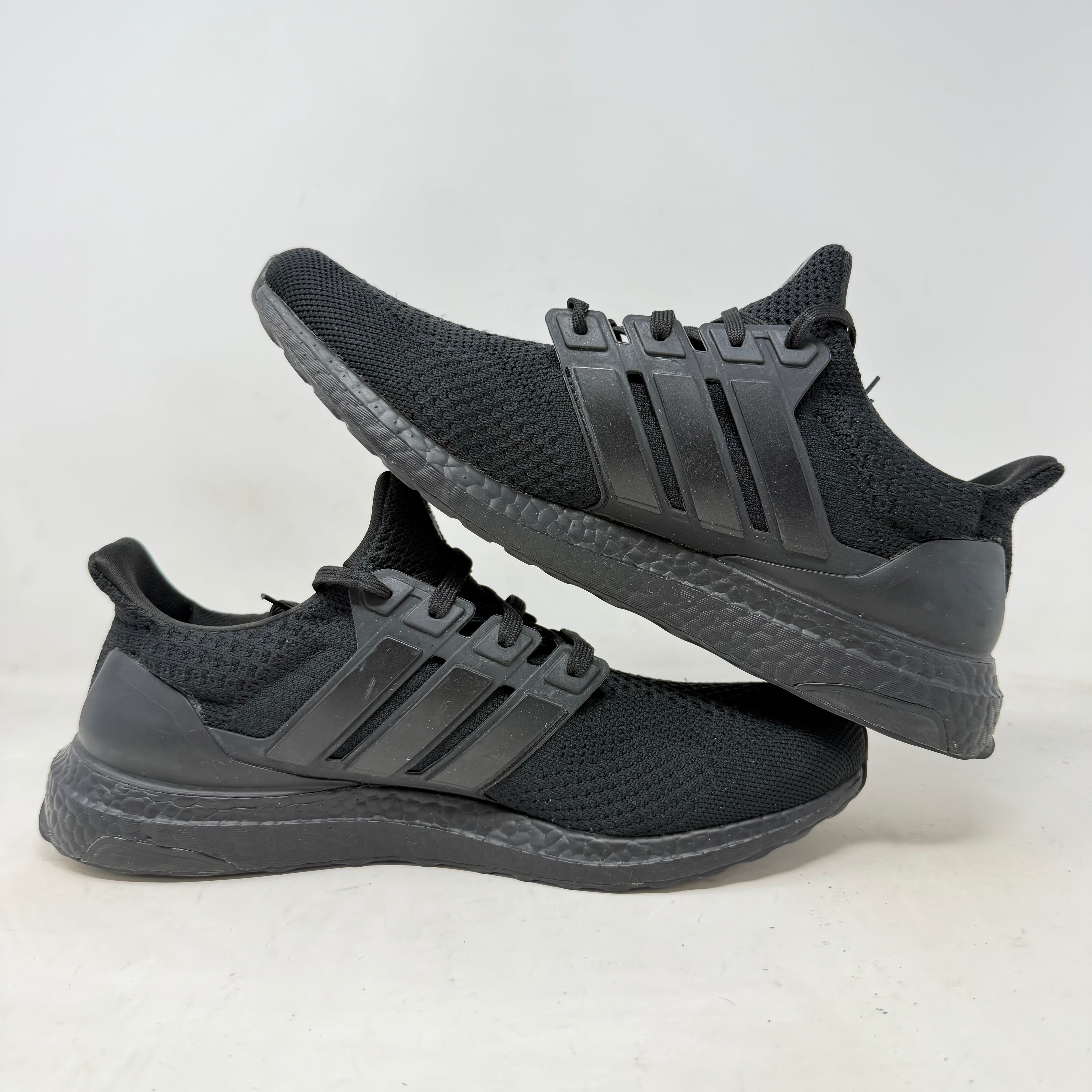 adidas Ultra Boost 5.0 DNA Triple Black