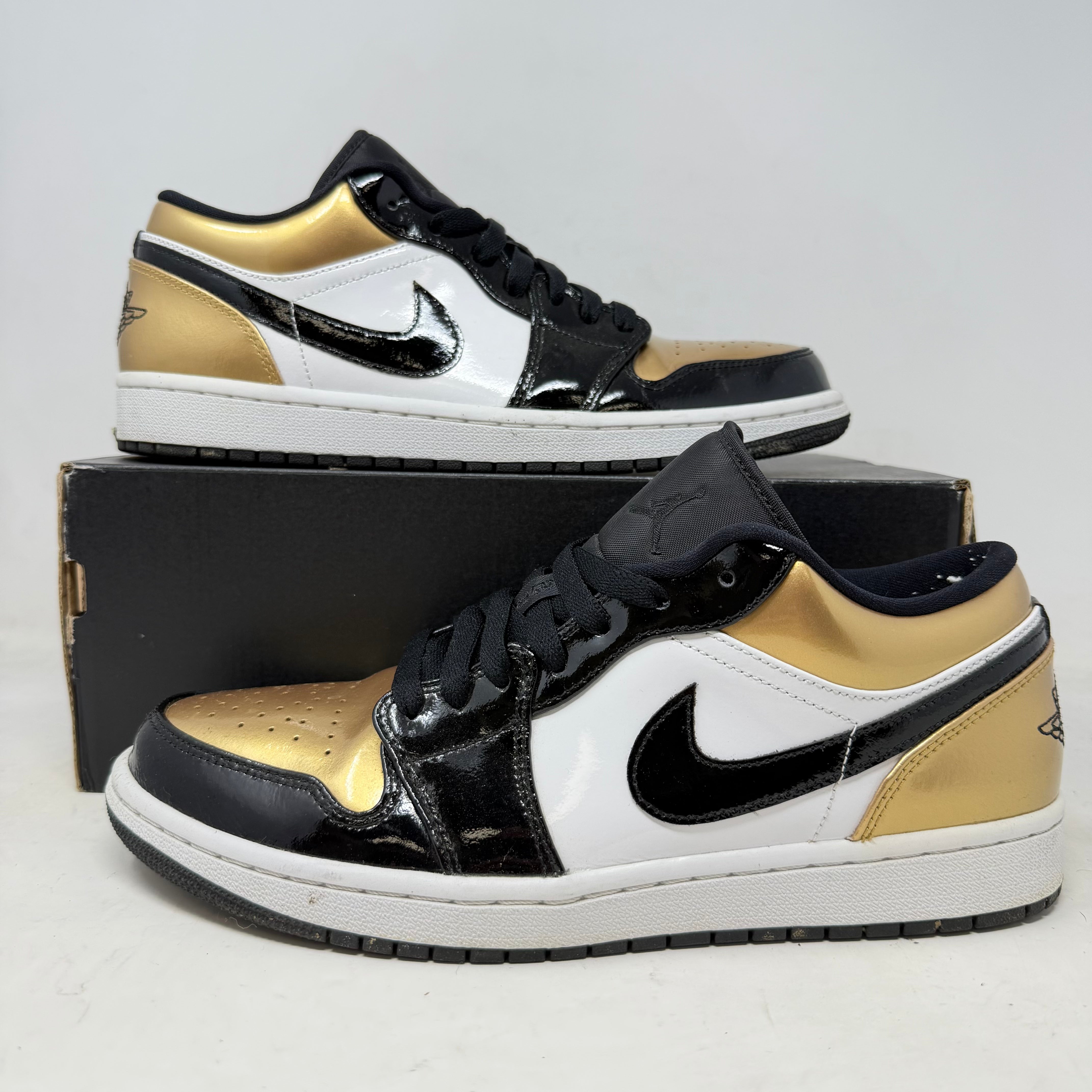 Jordan 1 Low Gold Toe