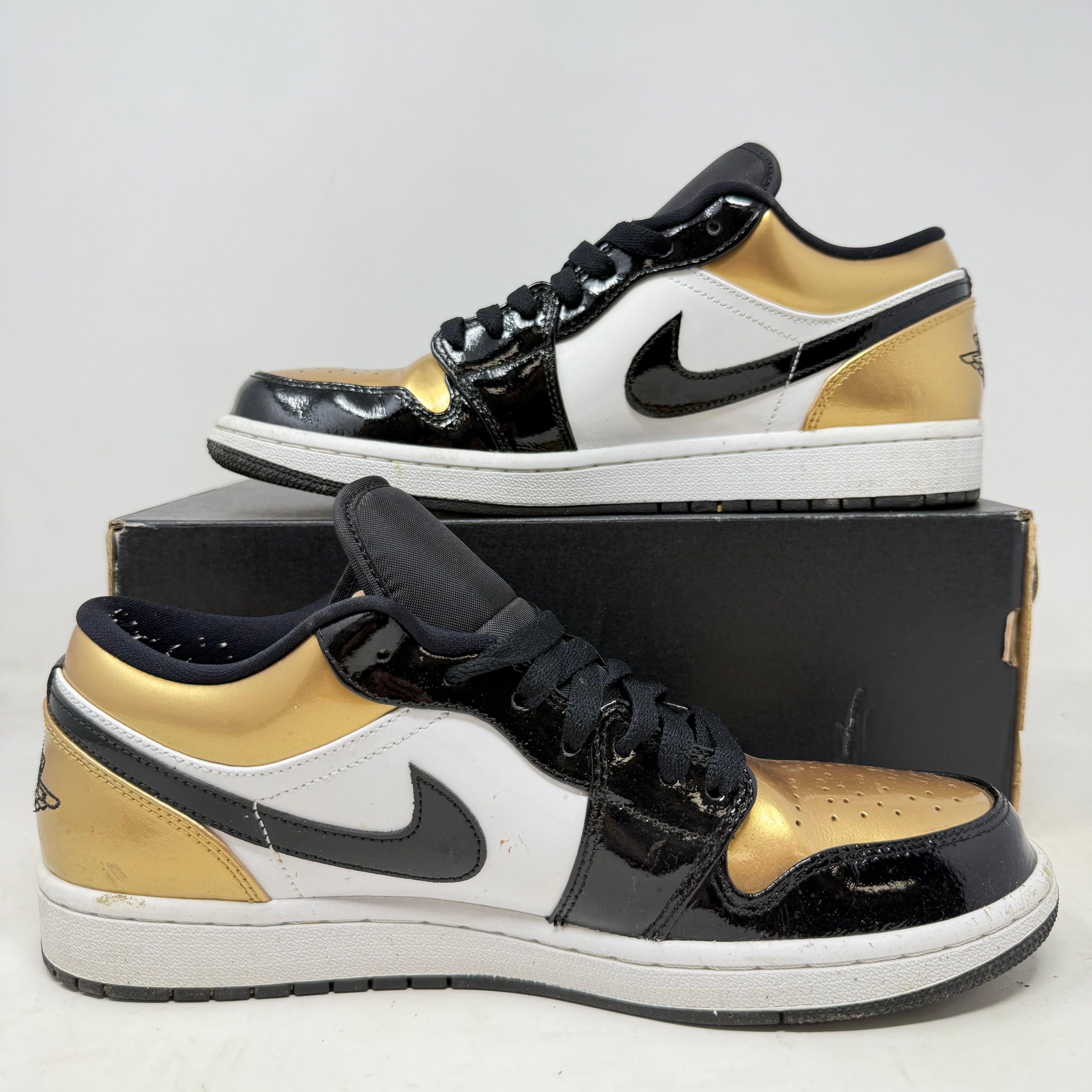 Jordan 1 Low Gold Toe
