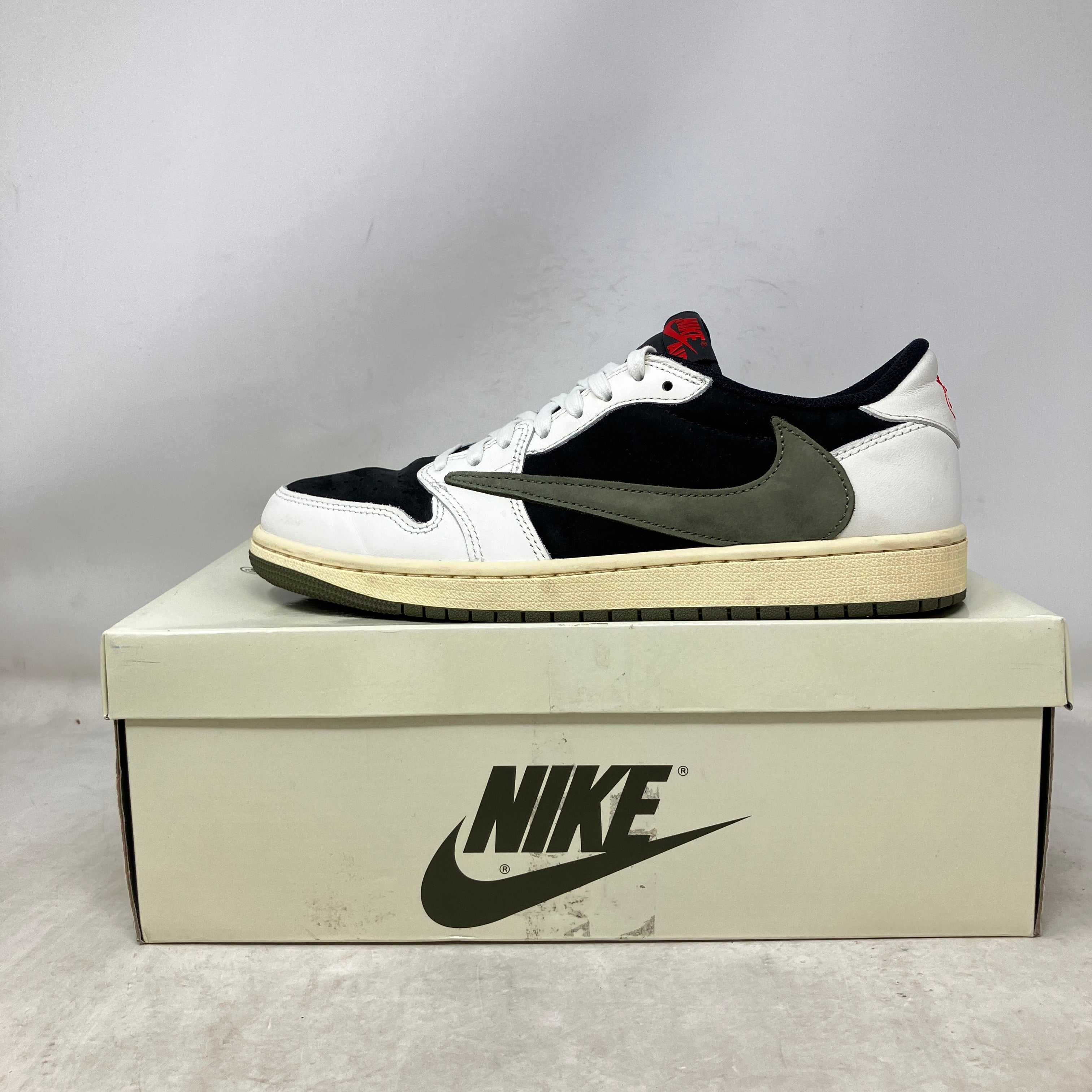 Jordan 1 Retro Low OG SP Travis Scott Olive Women's sneaker pre owned missing black laces