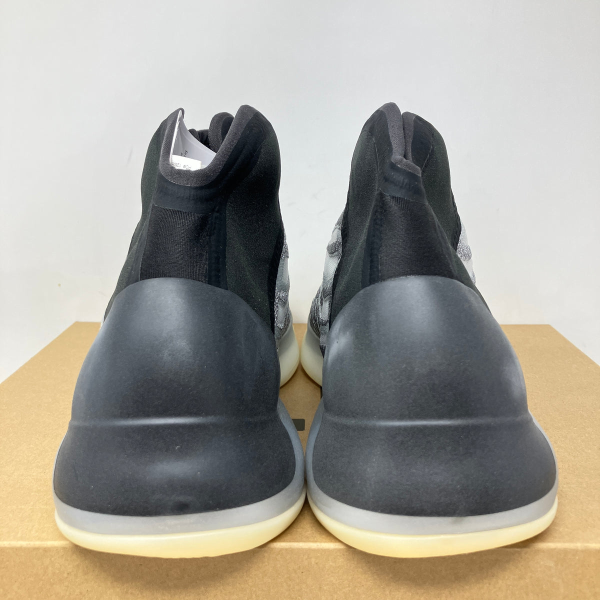 adidas Yeezy QNTM (Lifestyle Model)