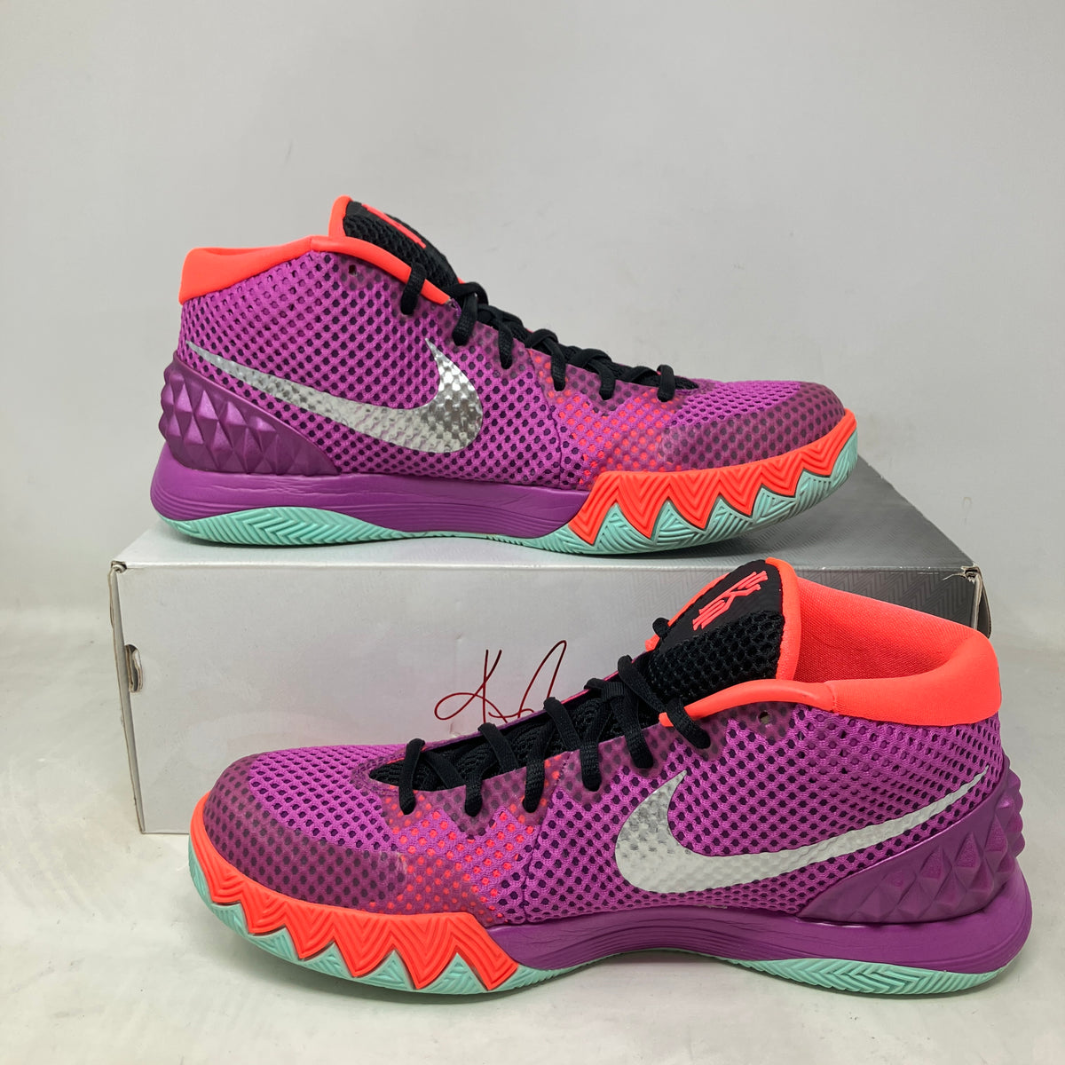 Nike Kyrie 1 Easter
