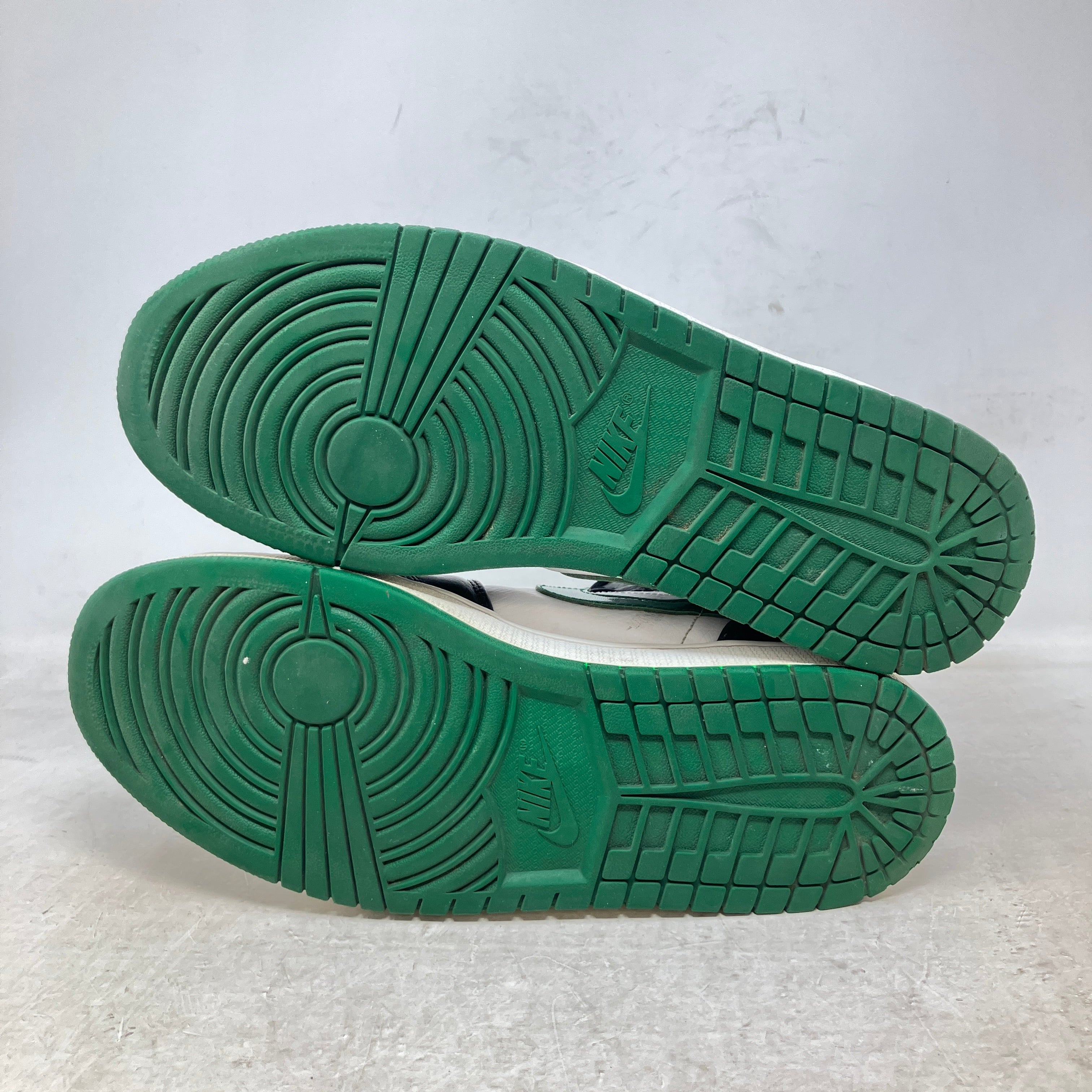 Jordan 1 Mid Green Toe