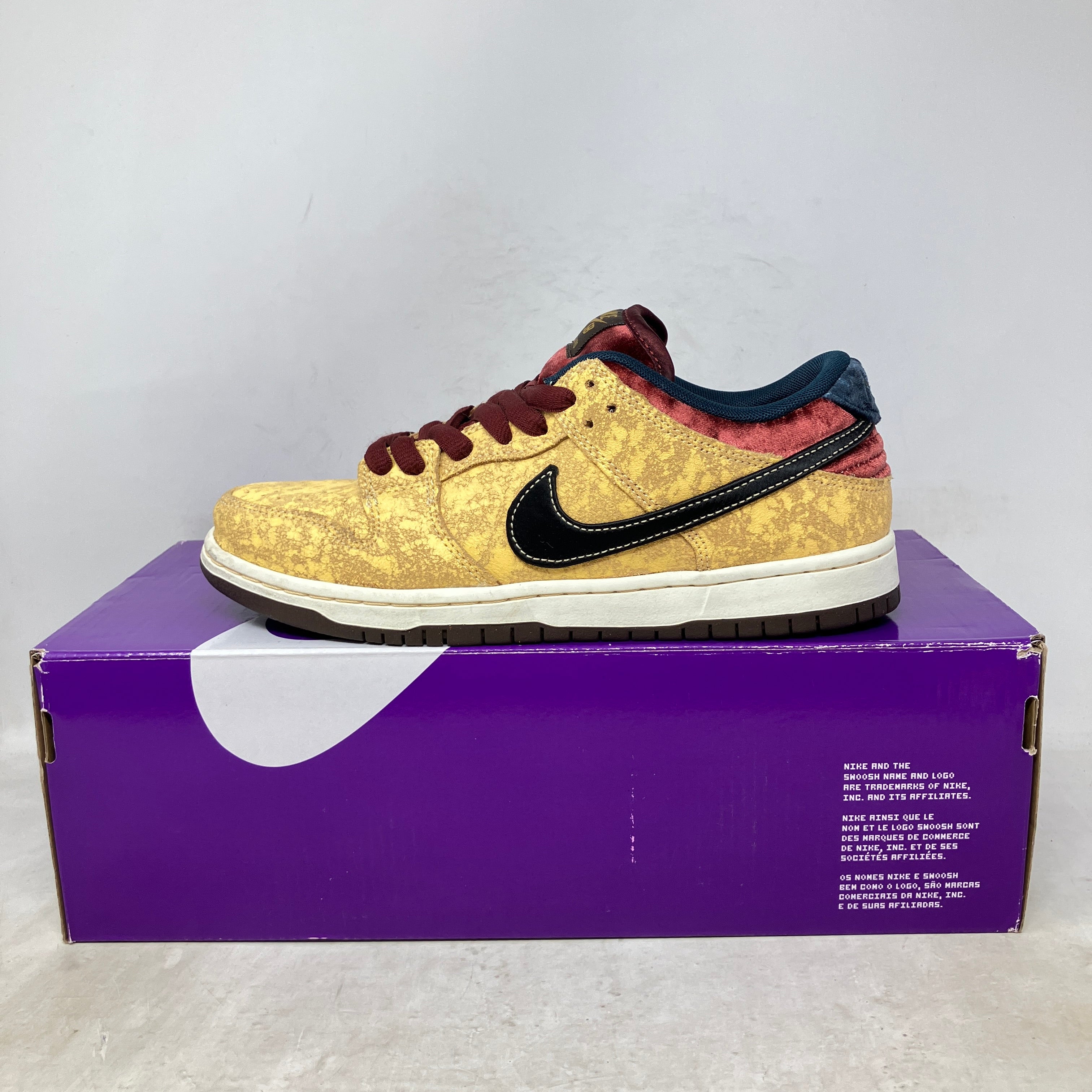 Nike SB Dunk Low City of Cinema