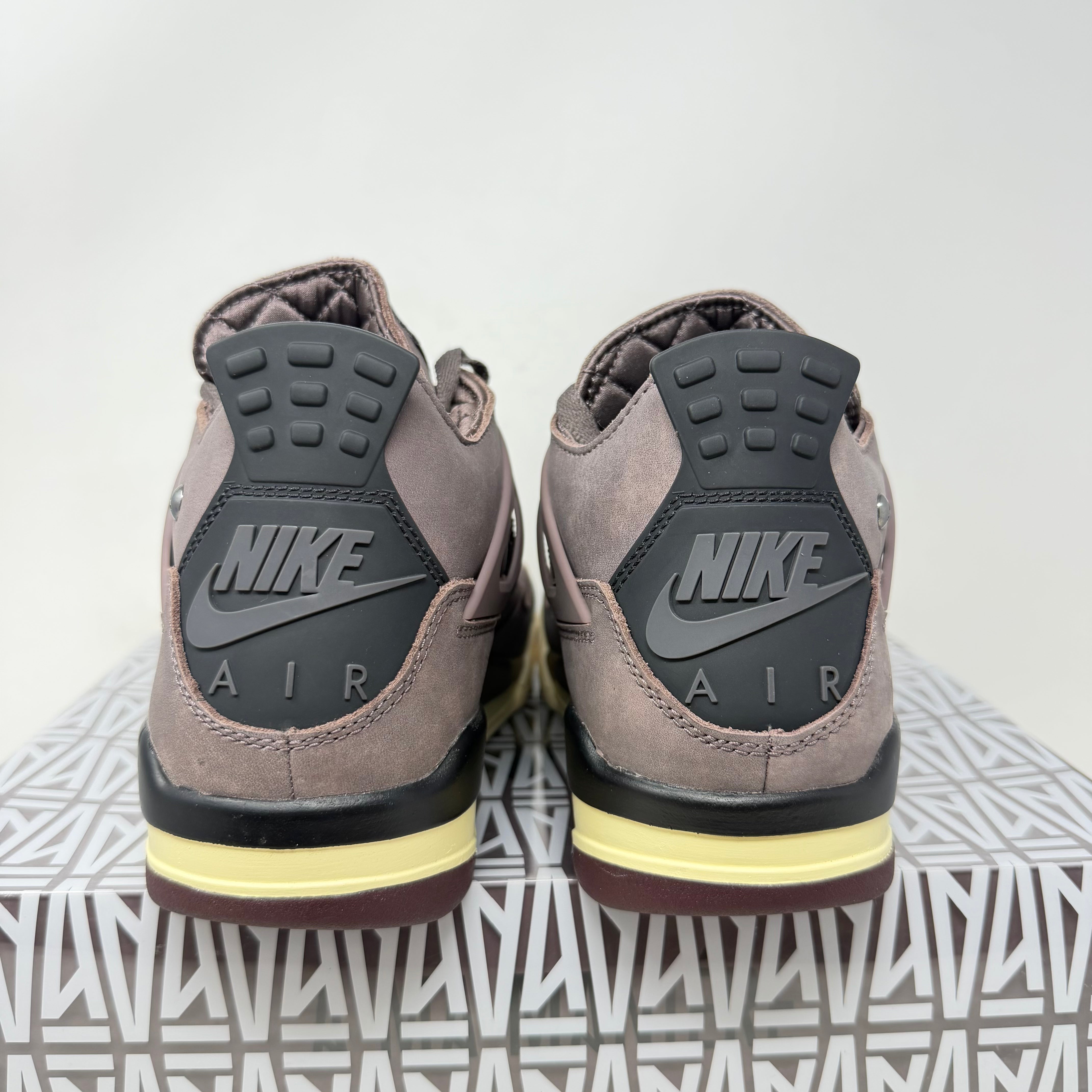Jordan 4 Retro SP A Ma Maniére Violet Ore