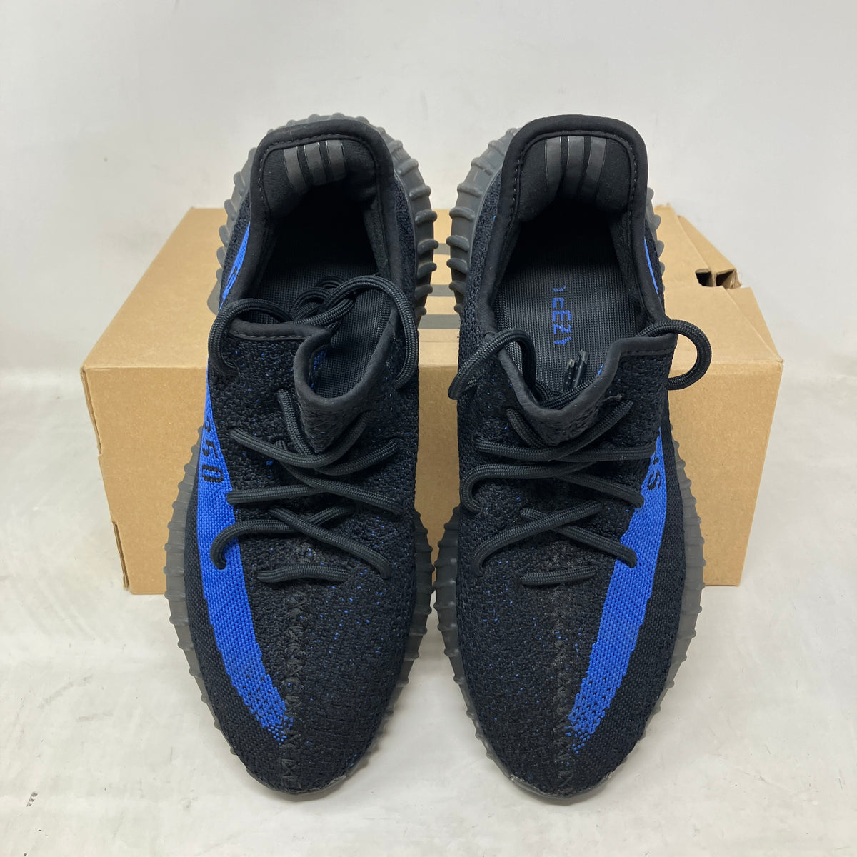 adidas Yeezy Boost 350 V2 Dazzling Blue