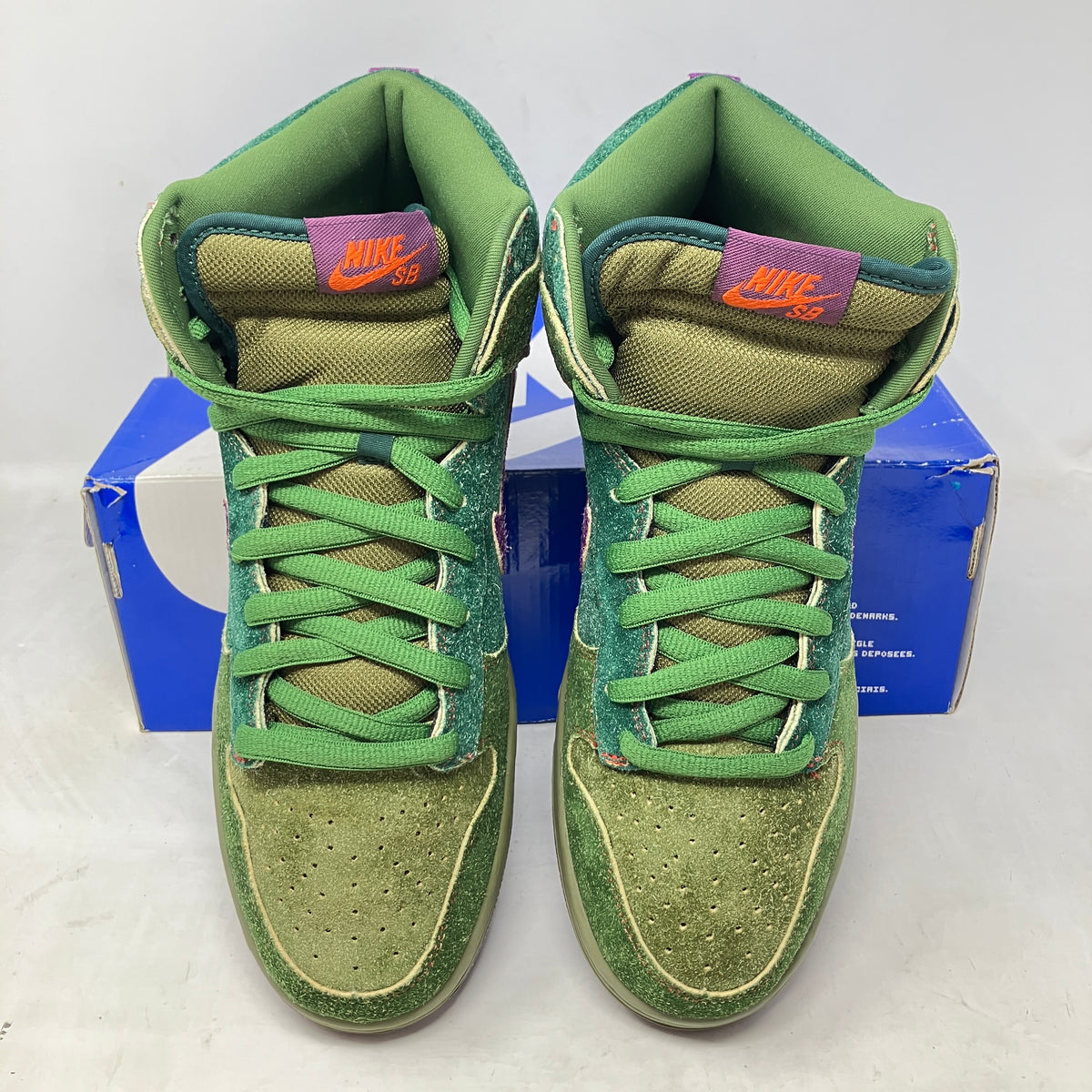 Nike SB Dunk High Skunk 420