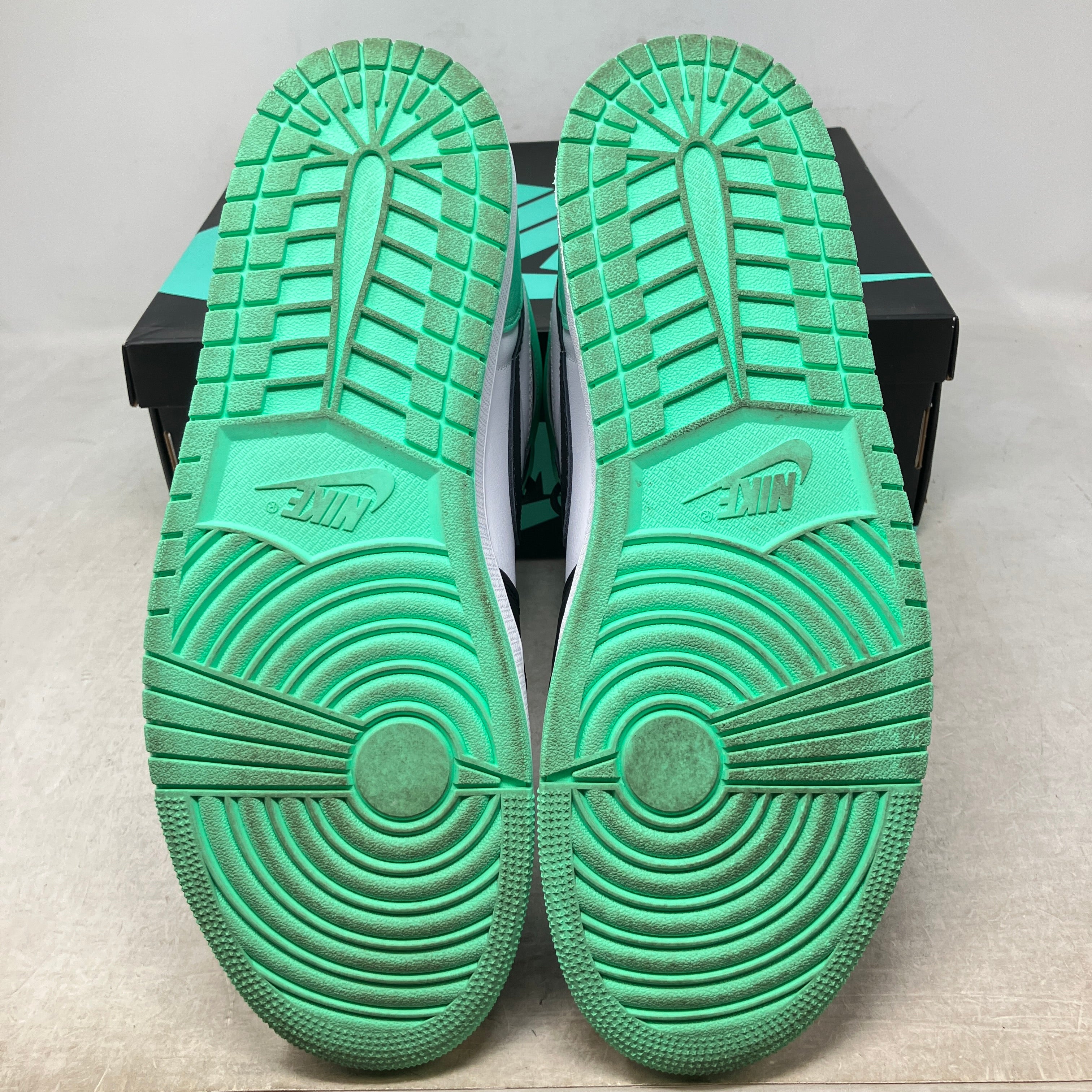 Jordan 1 Retro High OG Green Glow
