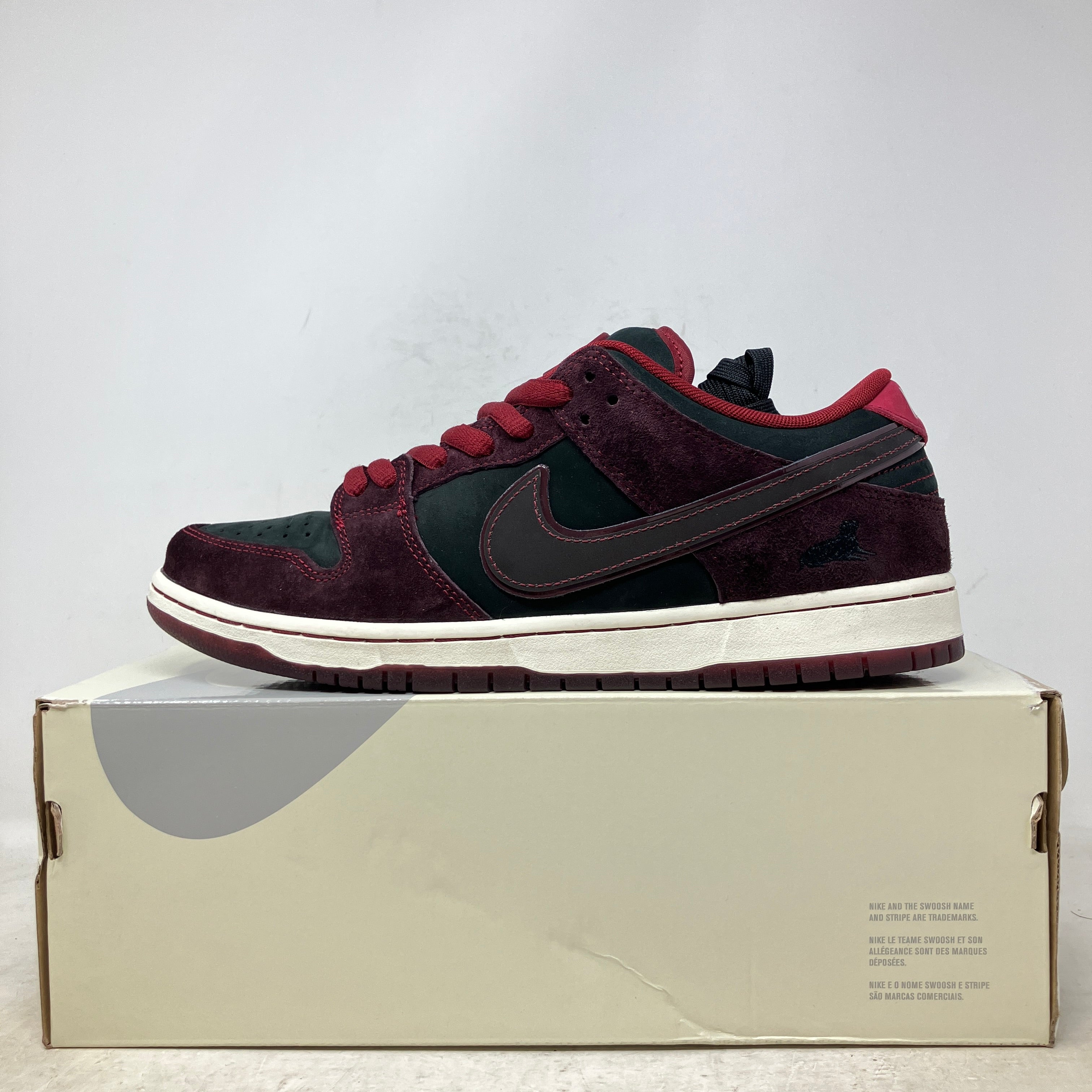 Nike SB Dunk Low Riot Skateshop