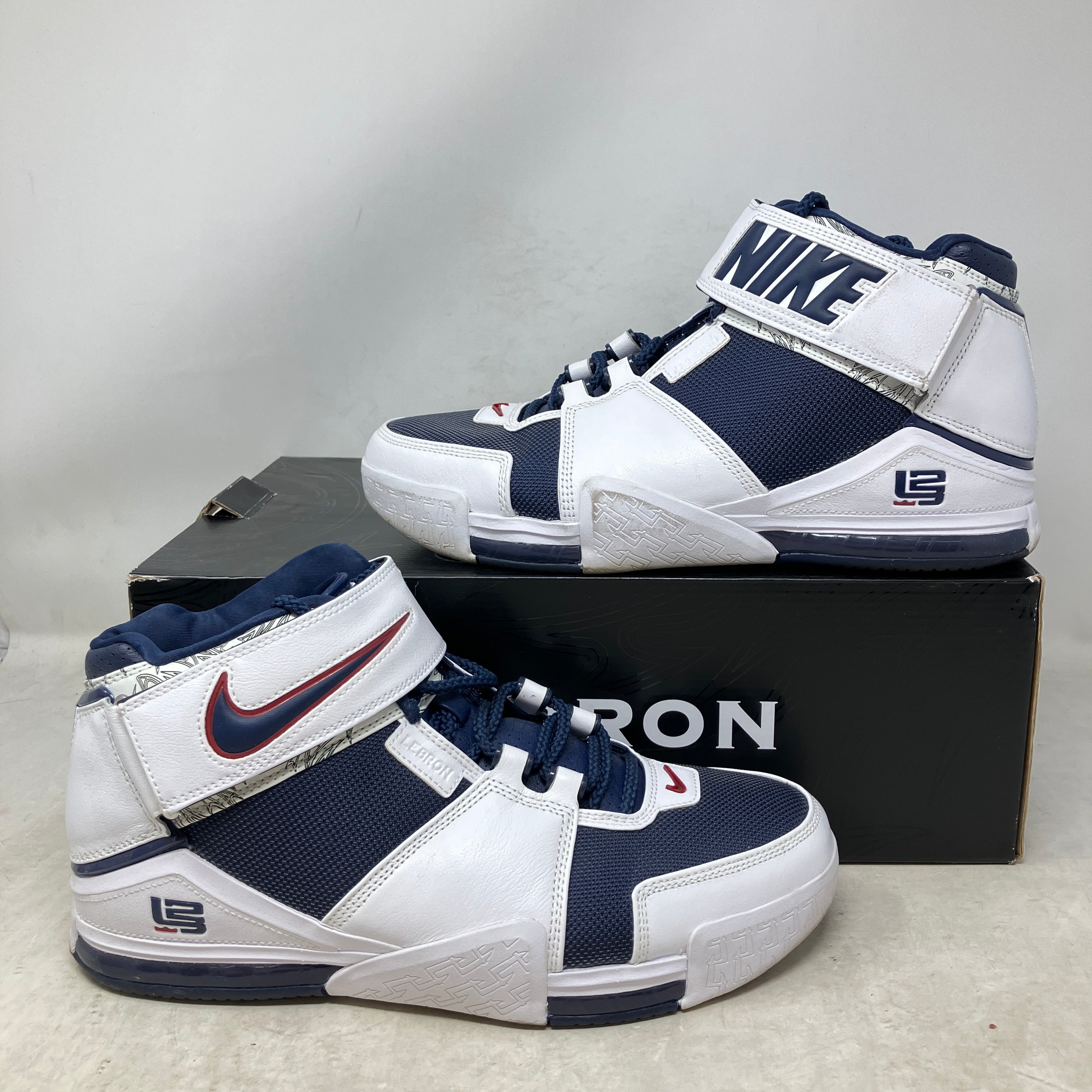 Nike LeBron Zoom 2 Midnight Navy (2022)