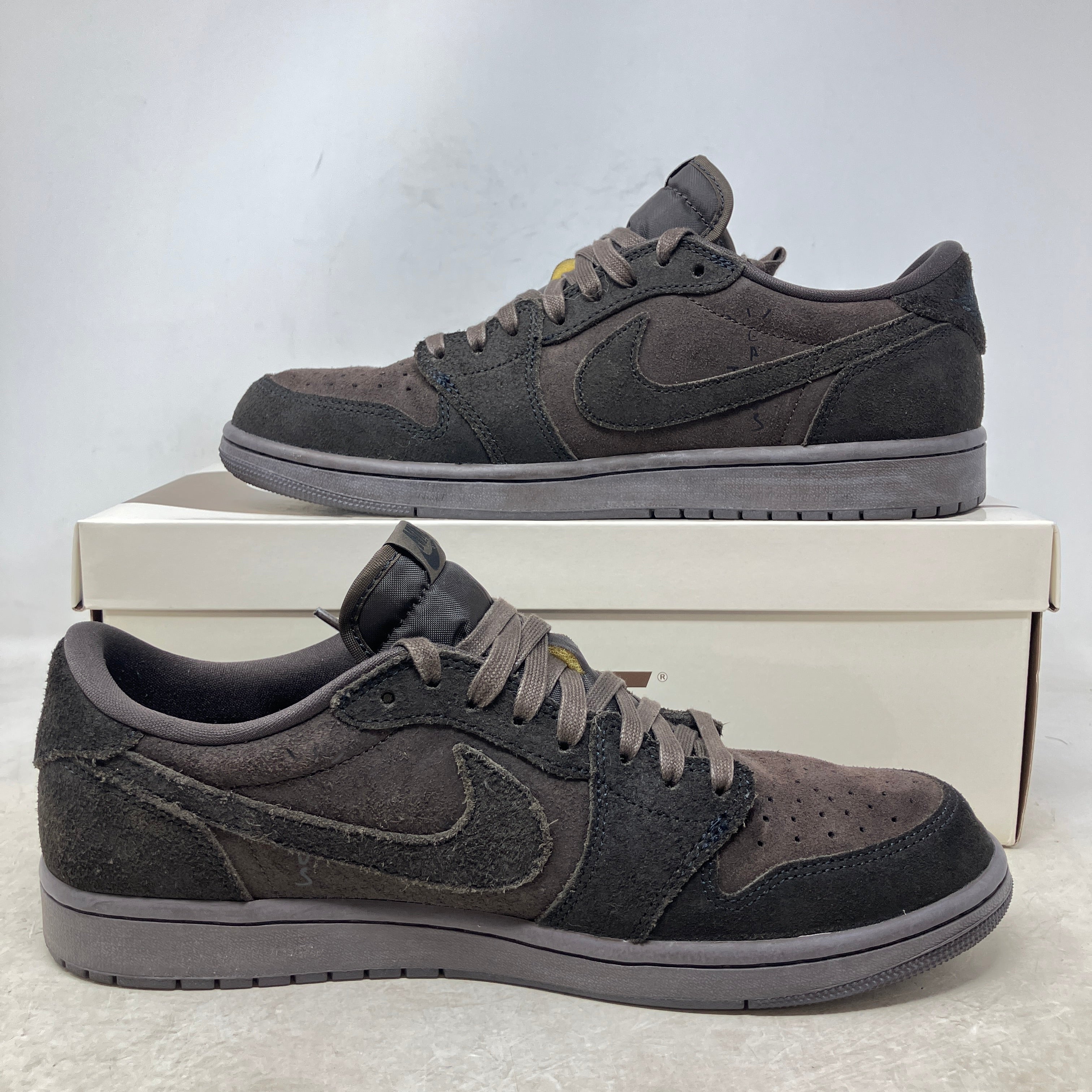 Jordan 1 Retro Low OG SP Travis Scott Velvet Brown