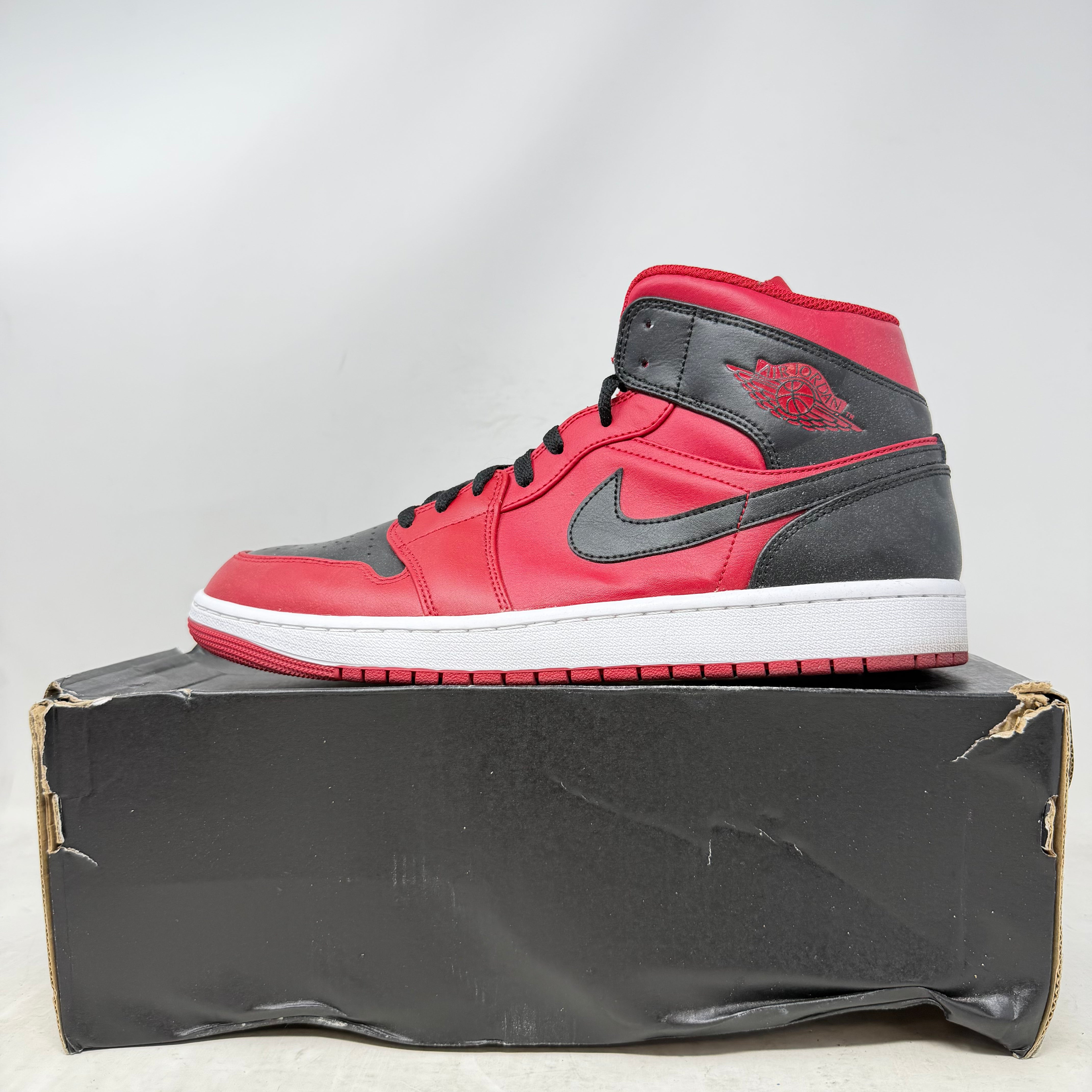 Jordan 1 Mid Reverse Bred (2021)