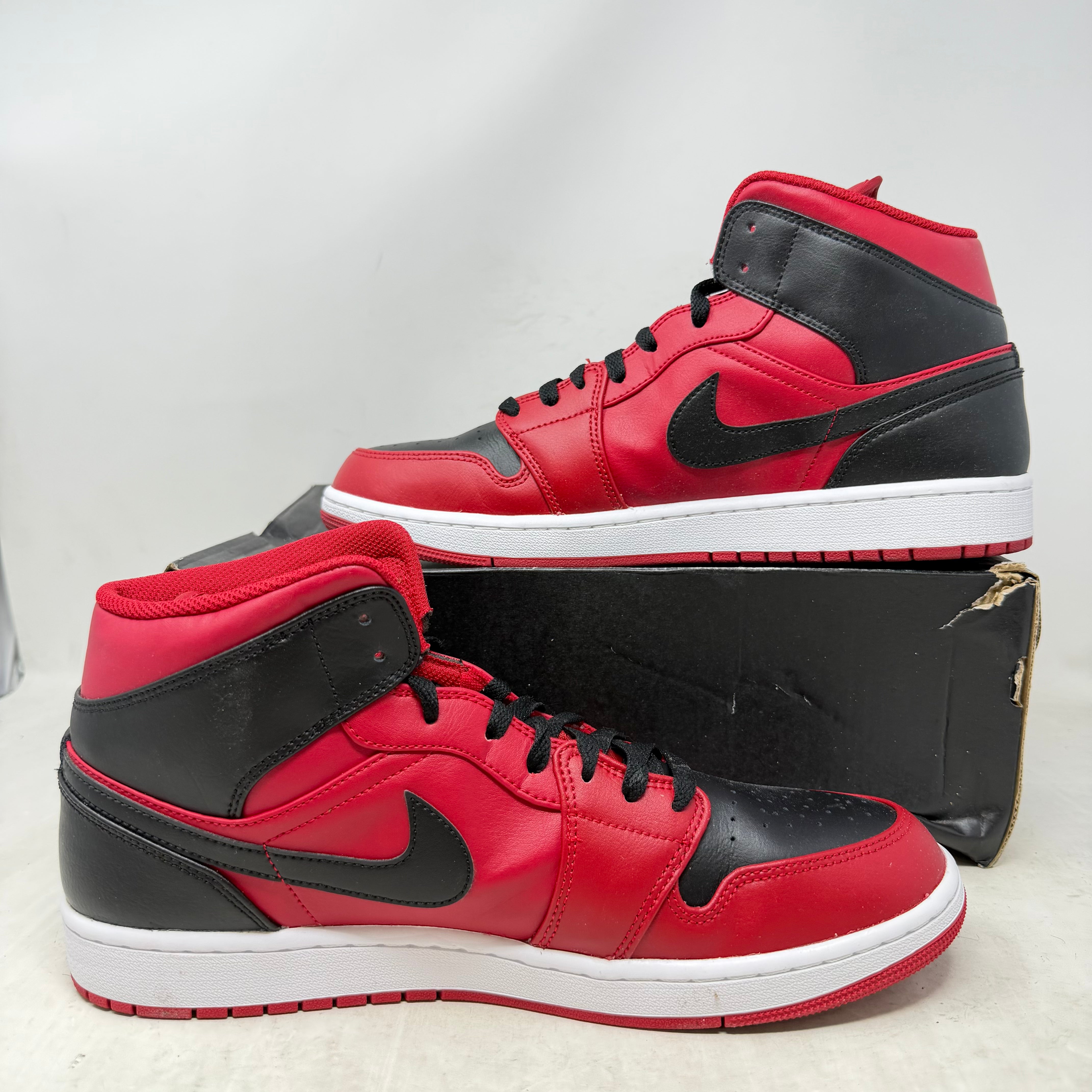 Jordan 1 Mid Reverse Bred (2021)