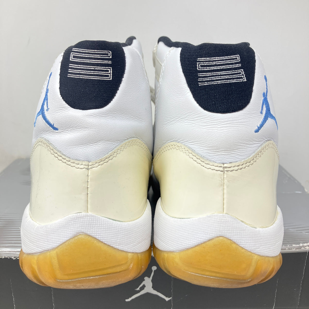 Jordan 11 Retro Columbia (2001)