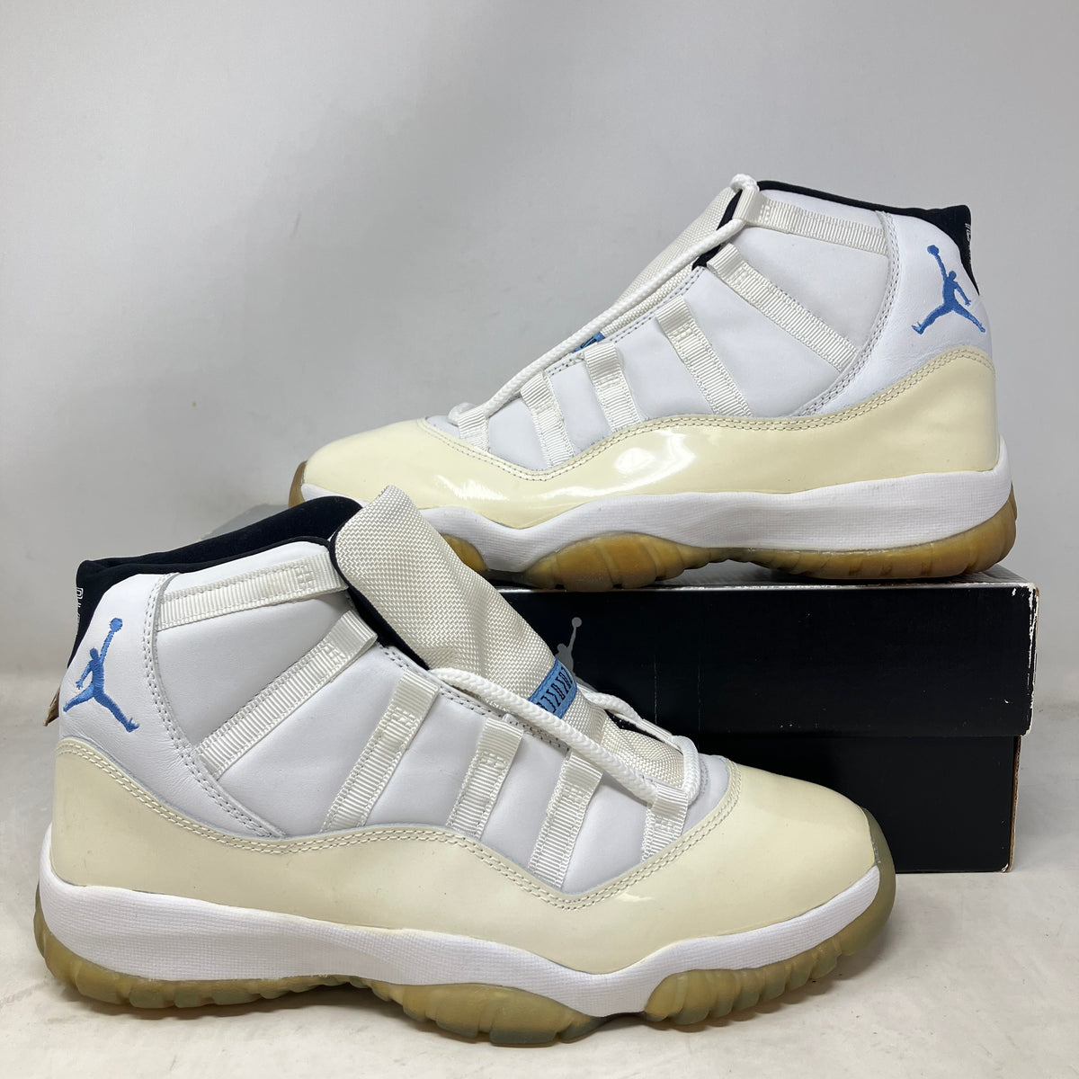 Jordan 11 Retro Columbia (2001)