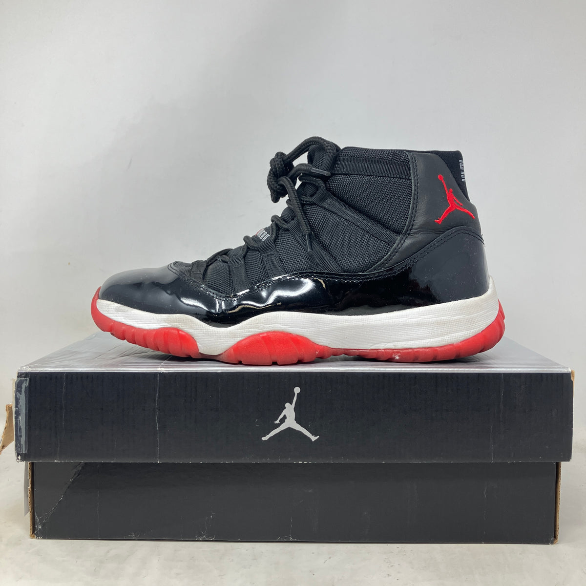 Jordan 11 Retro Playoffs (2001)