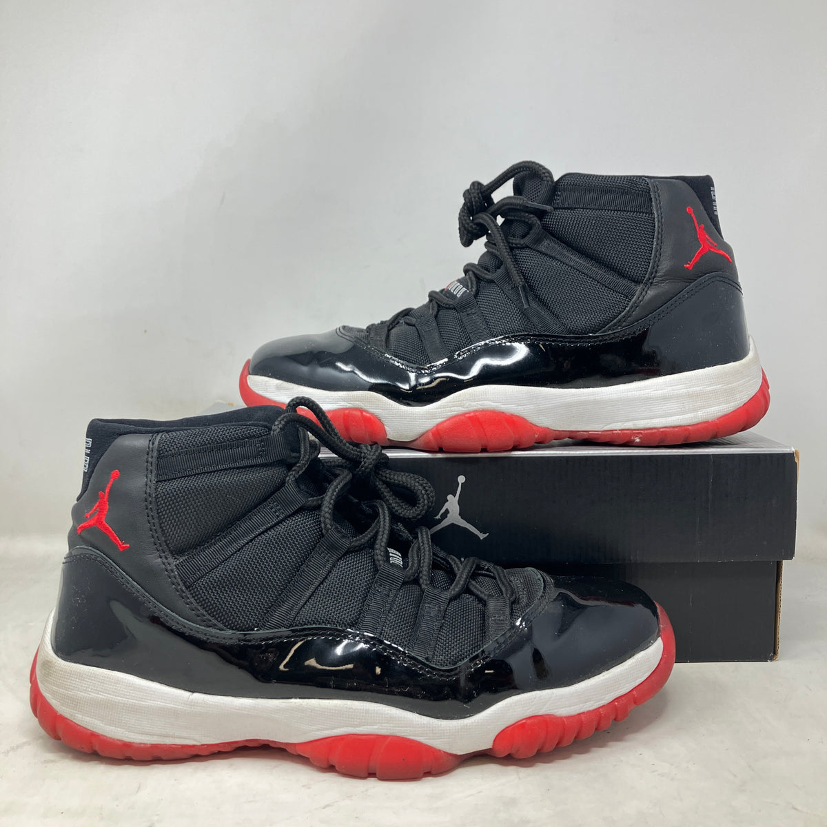Jordan 11 Retro Playoffs (2001)