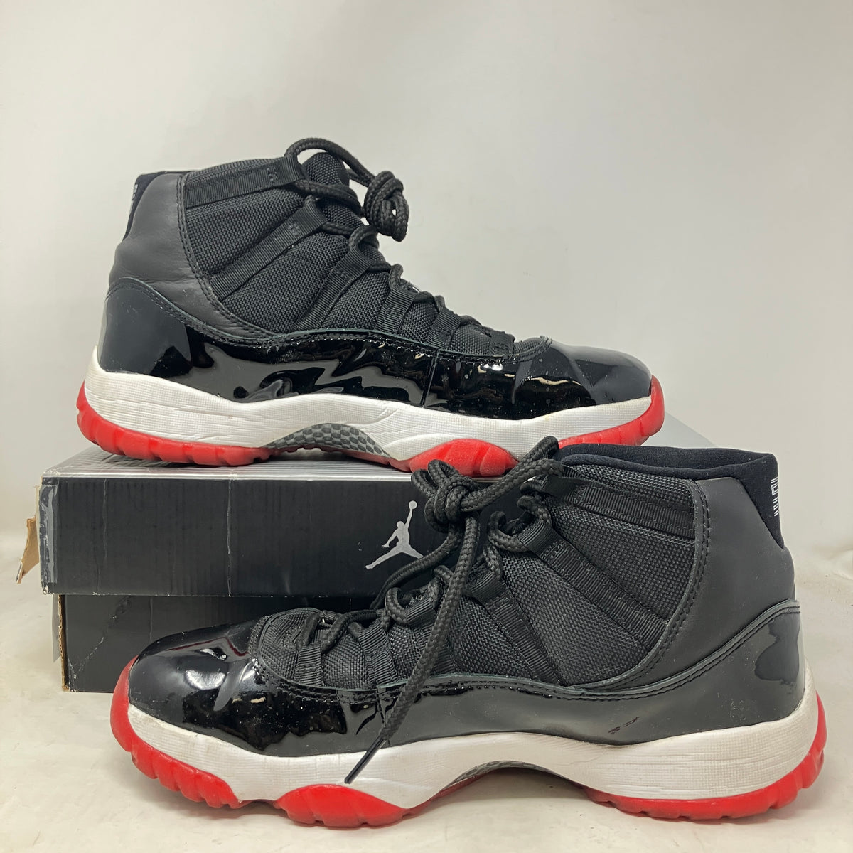Jordan 11 Retro Playoffs (2001)