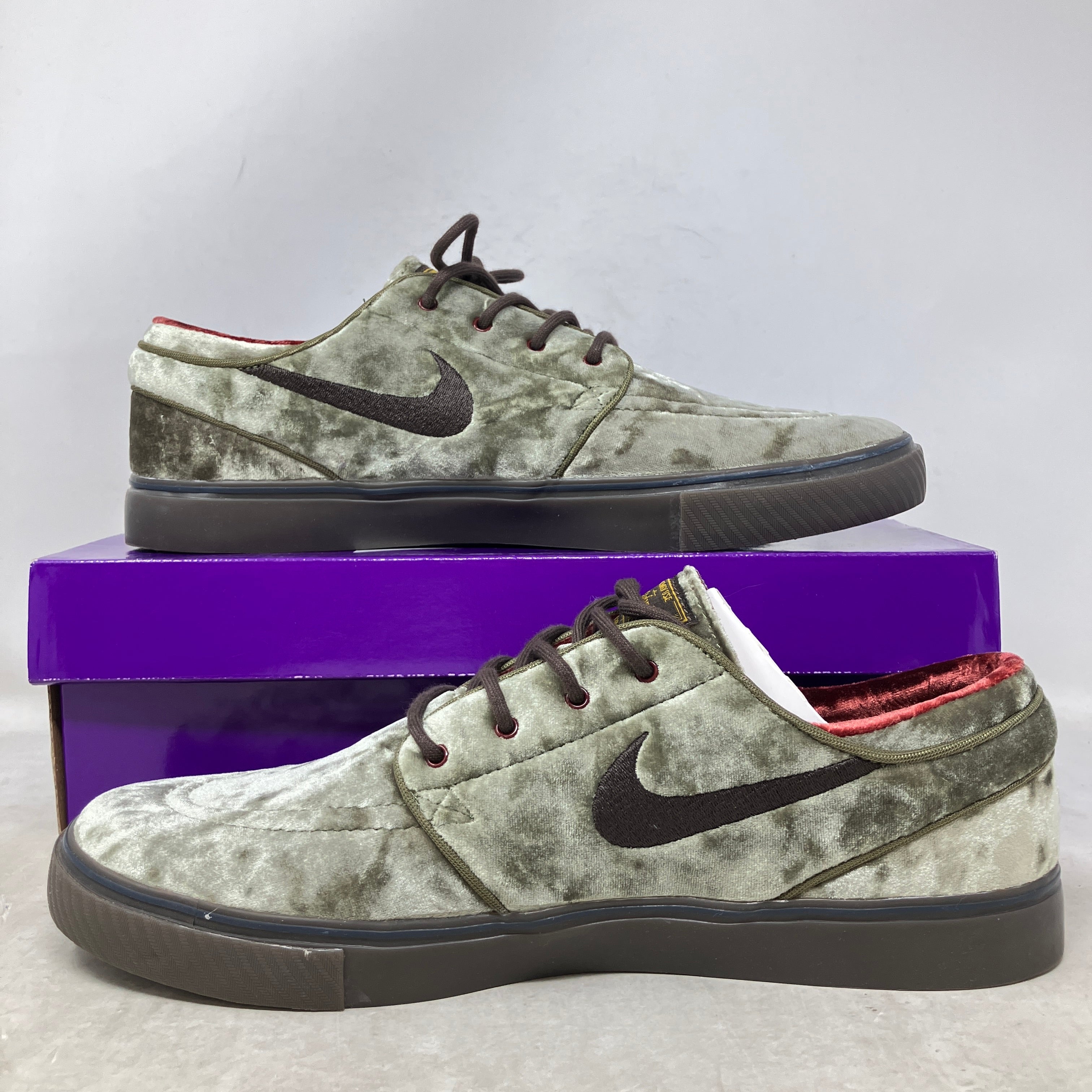 Nike SB Zoom Janoski OG+ SE Medium Olive Baroque Brown Dark Team Red Velvet Brown