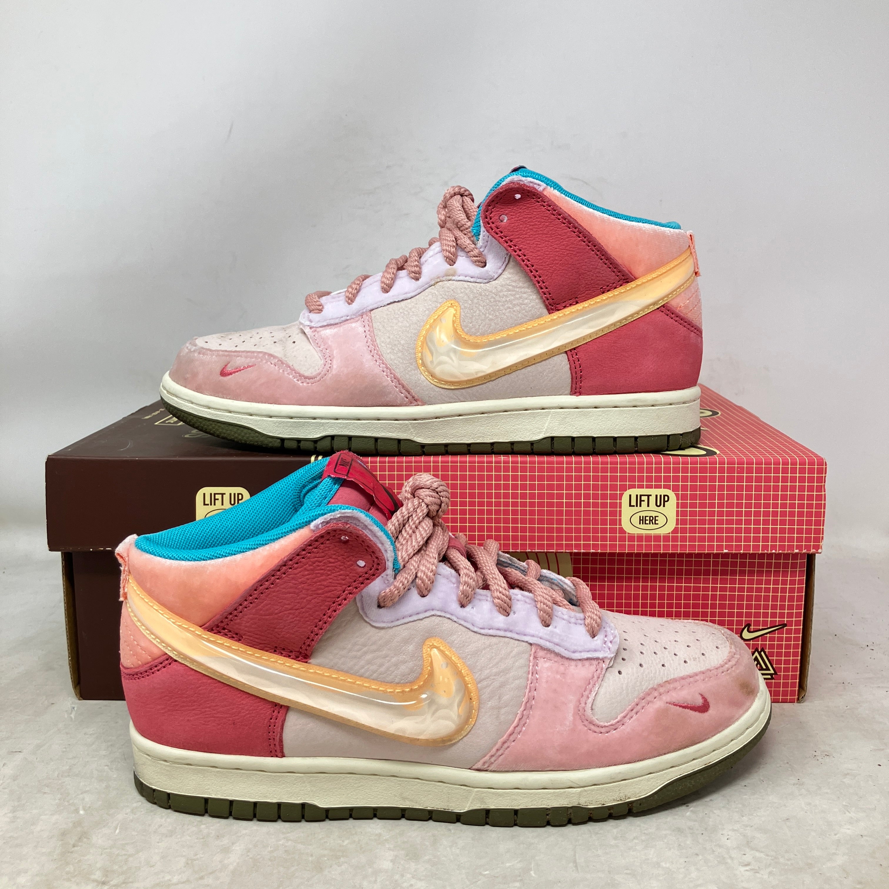 Nike Dunk Mid Social Status Free Lunch Strawberry Milk