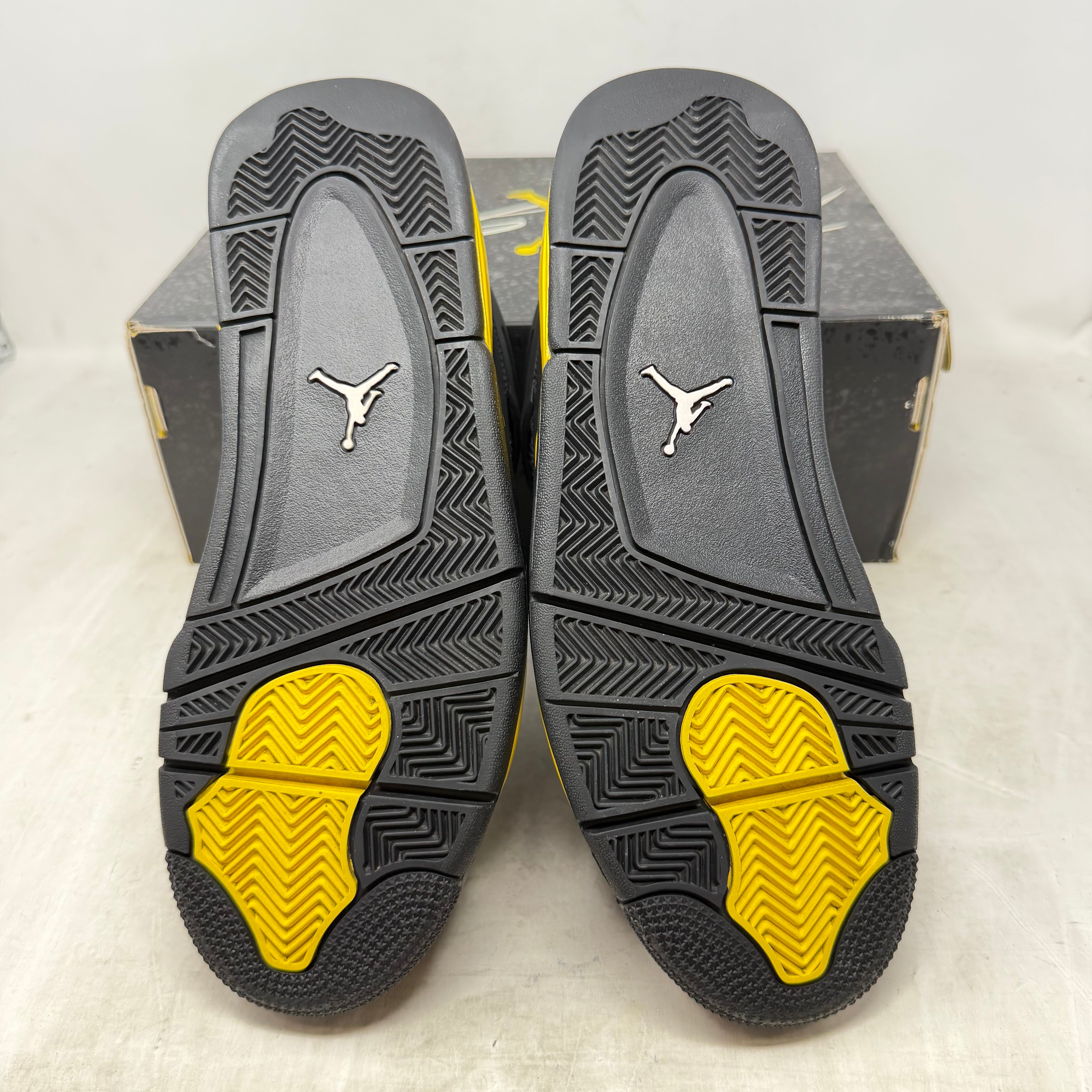Jordan 4 Retro Thunder (2023)