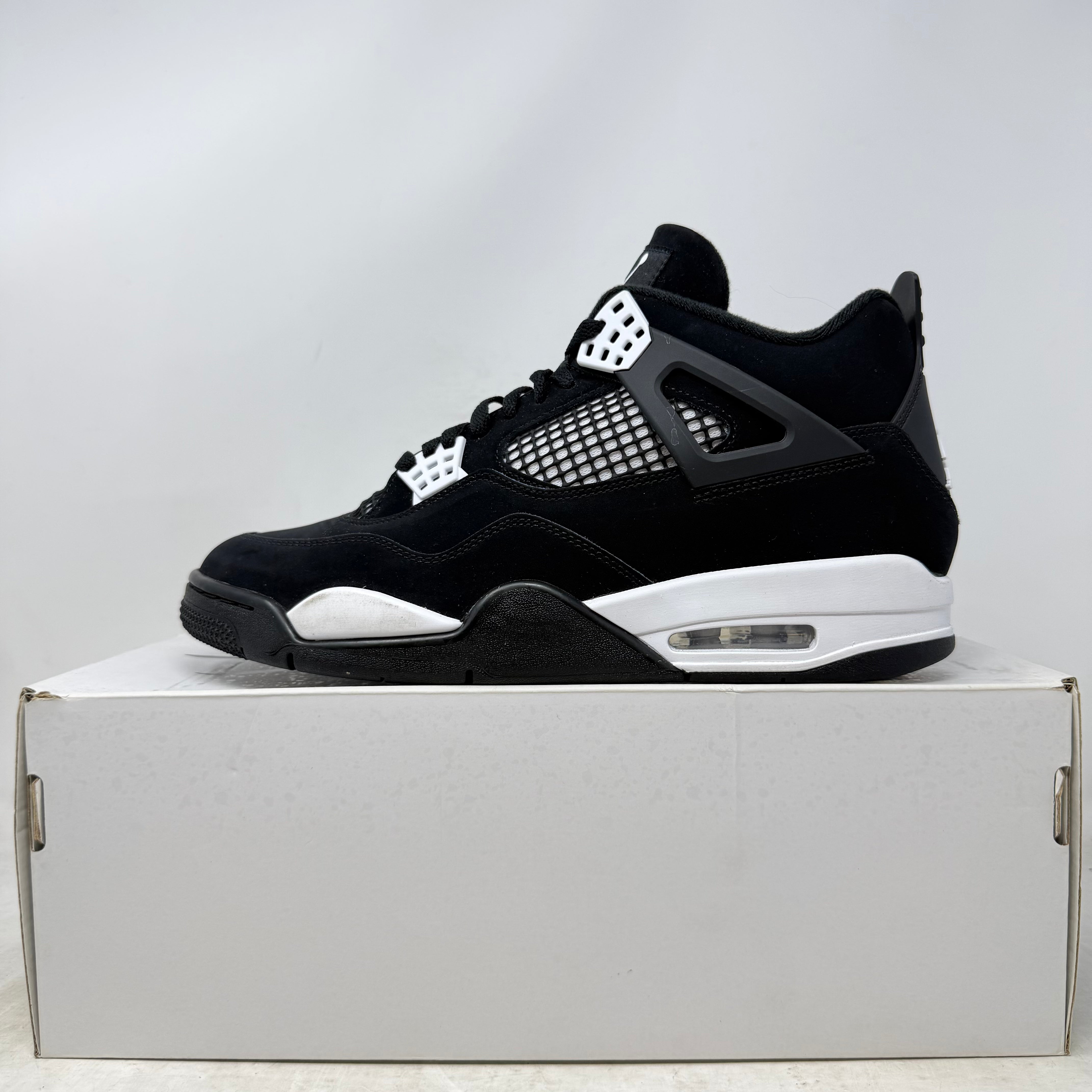 Jordan 4 Retro White Thunder