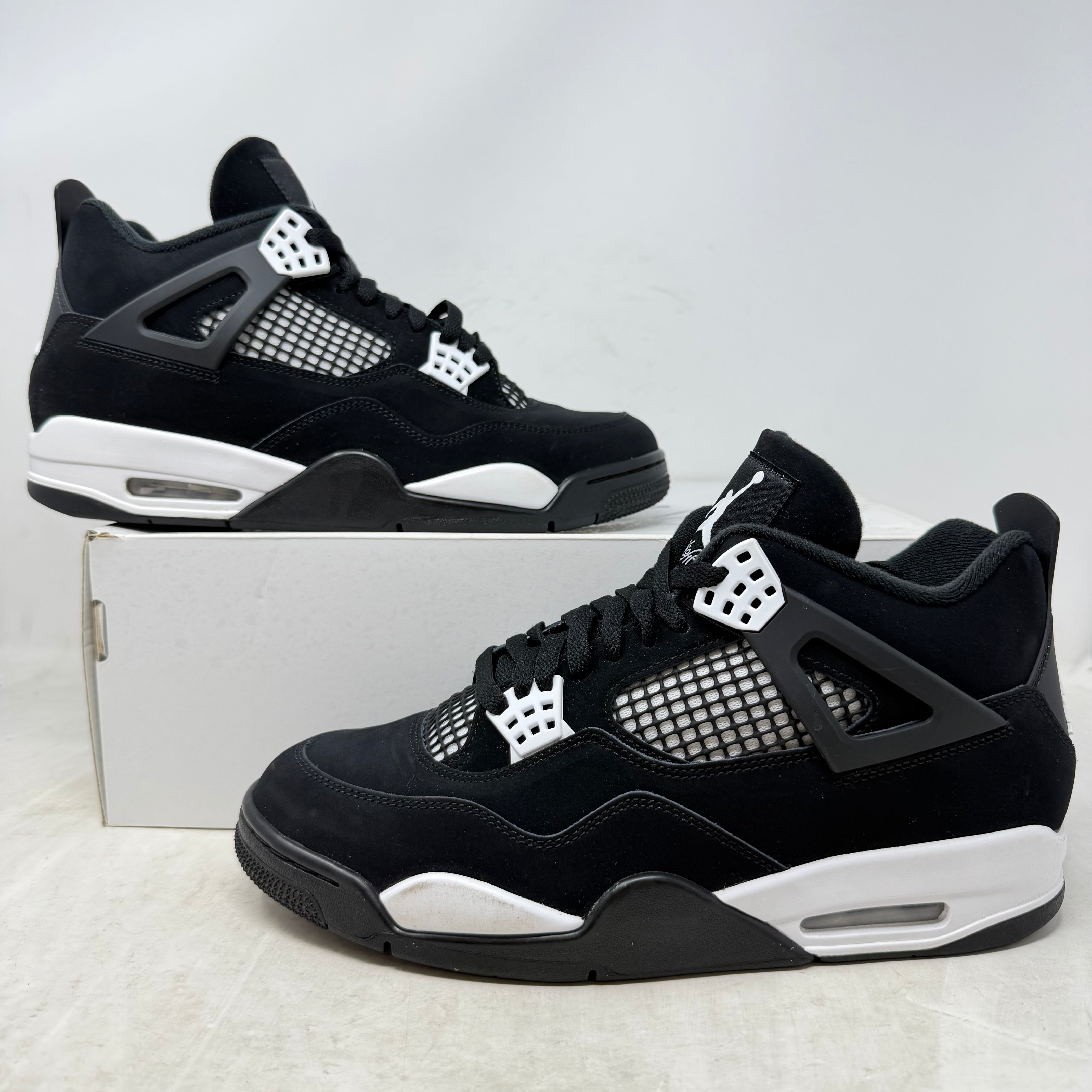 Jordan 4 Retro White Thunder