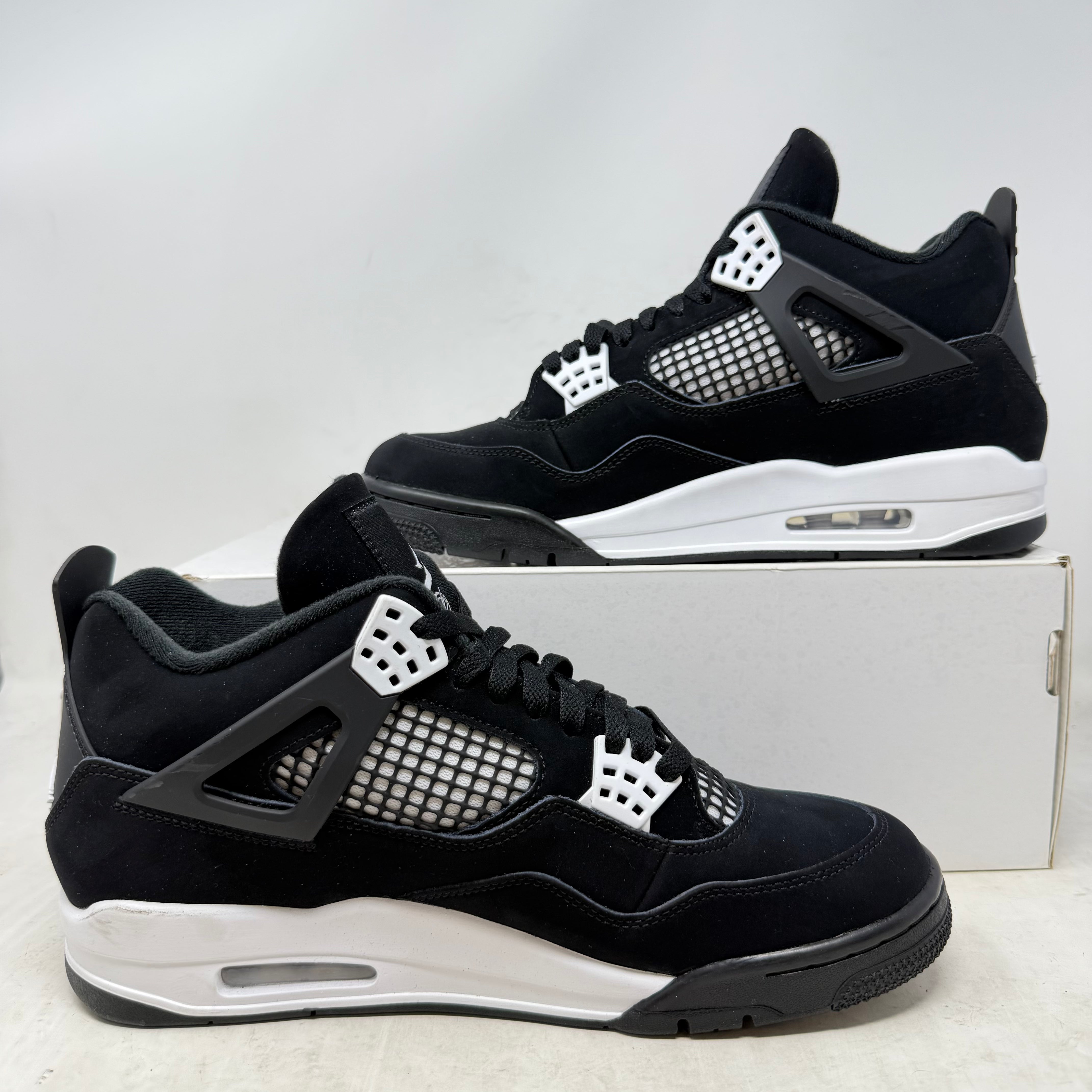 Jordan 4 Retro White Thunder