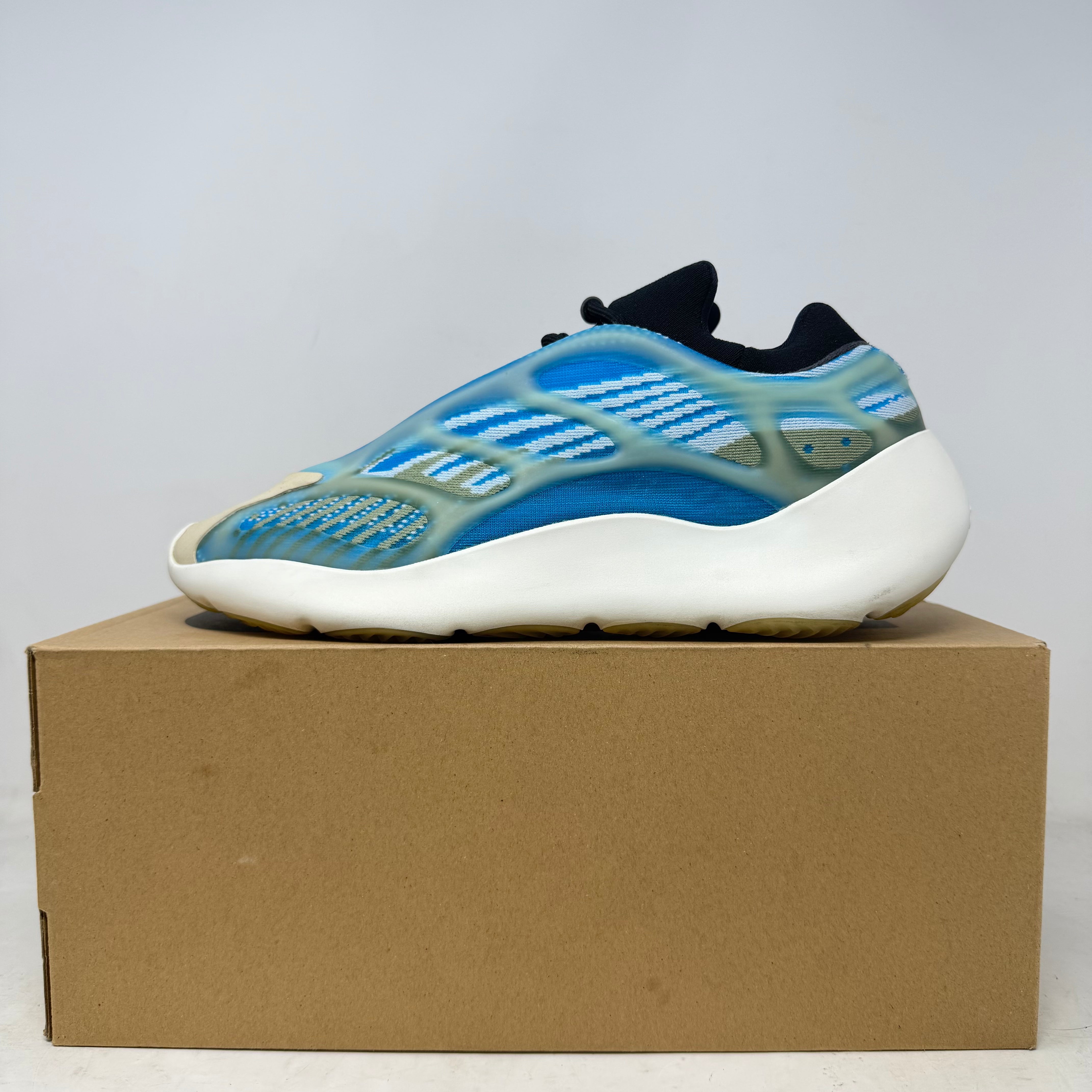 adidas Yeezy 700 V3 Arzareth