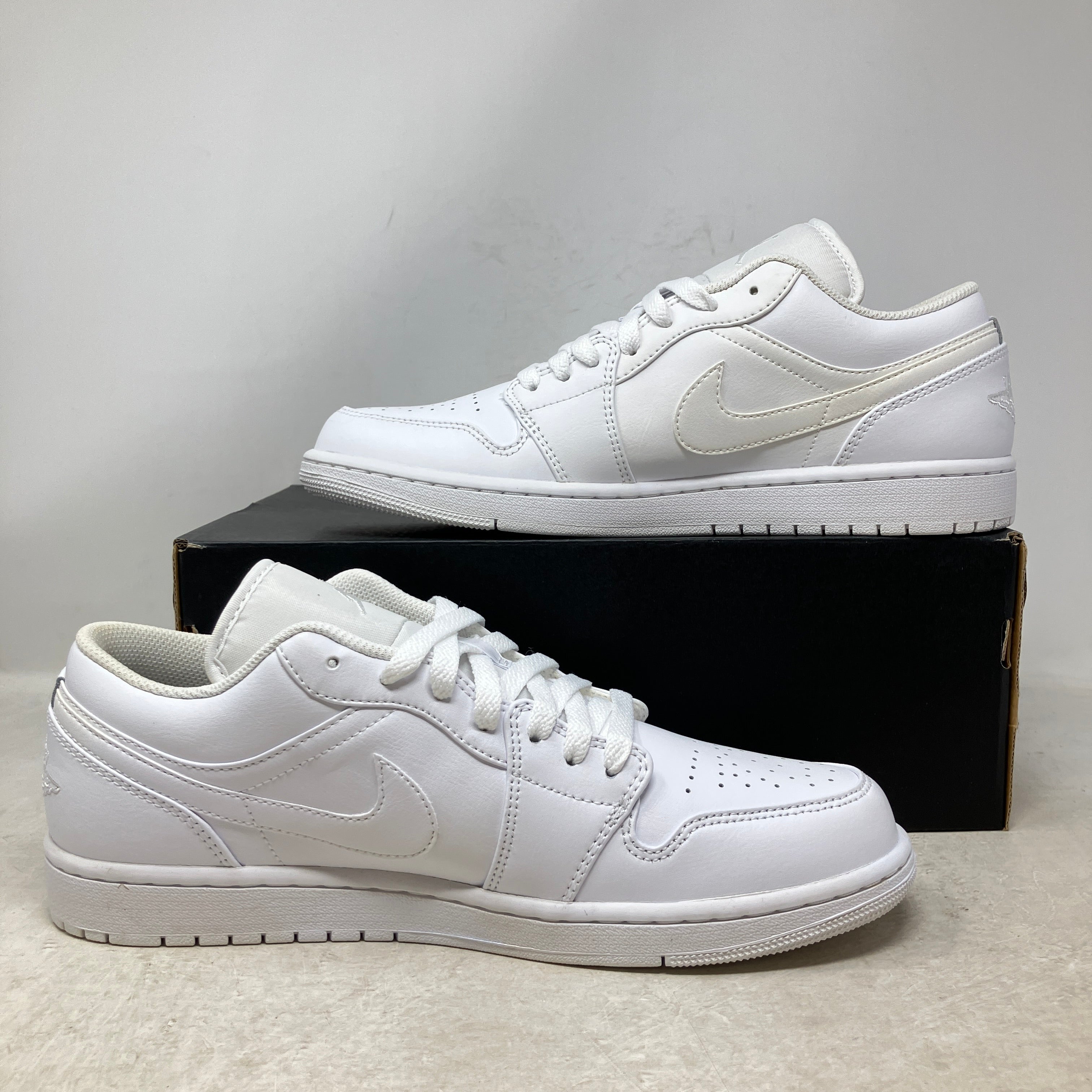 Jordan 1 Low Triple White