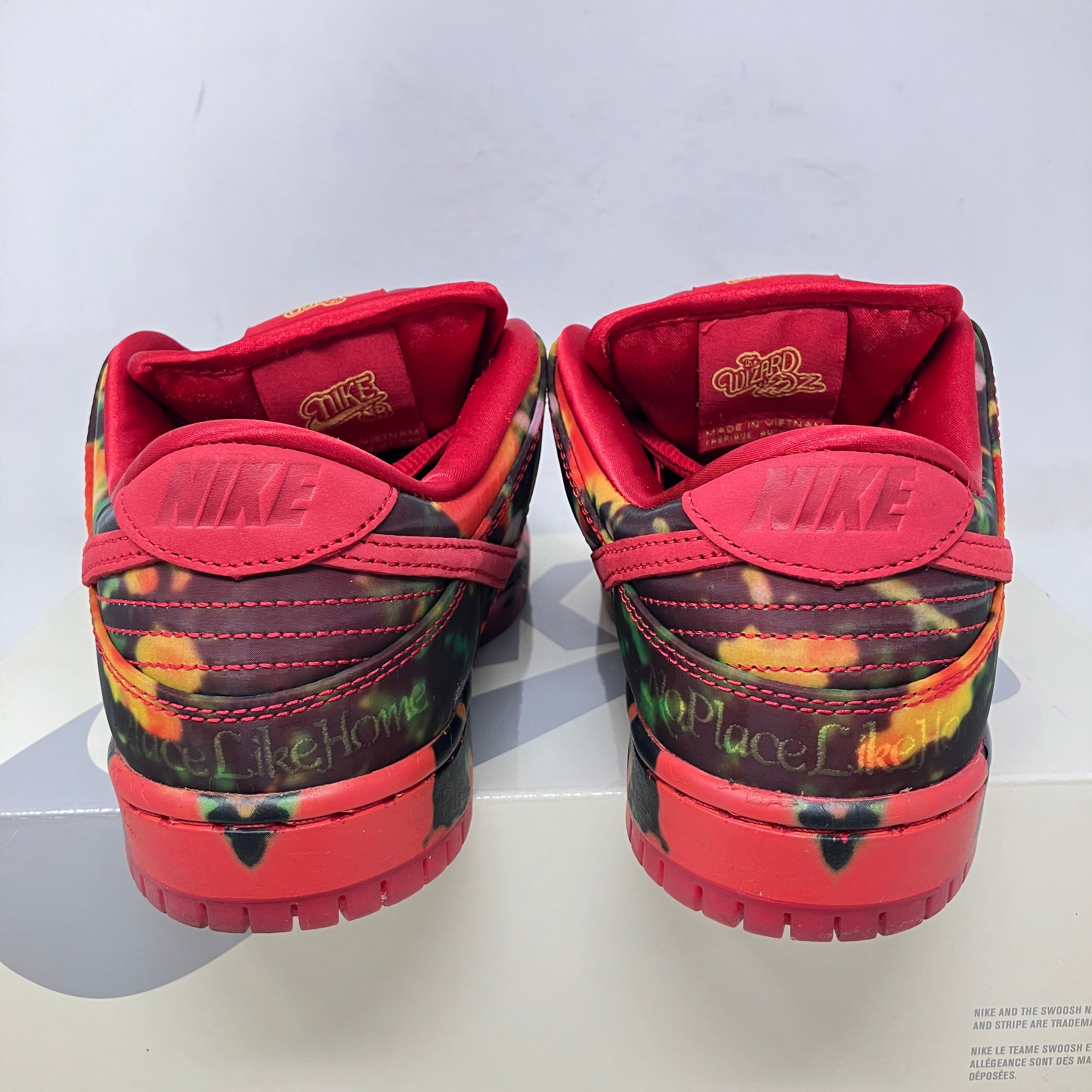 Nike SB Dunk Low The Wizard of Oz Poppy Field
