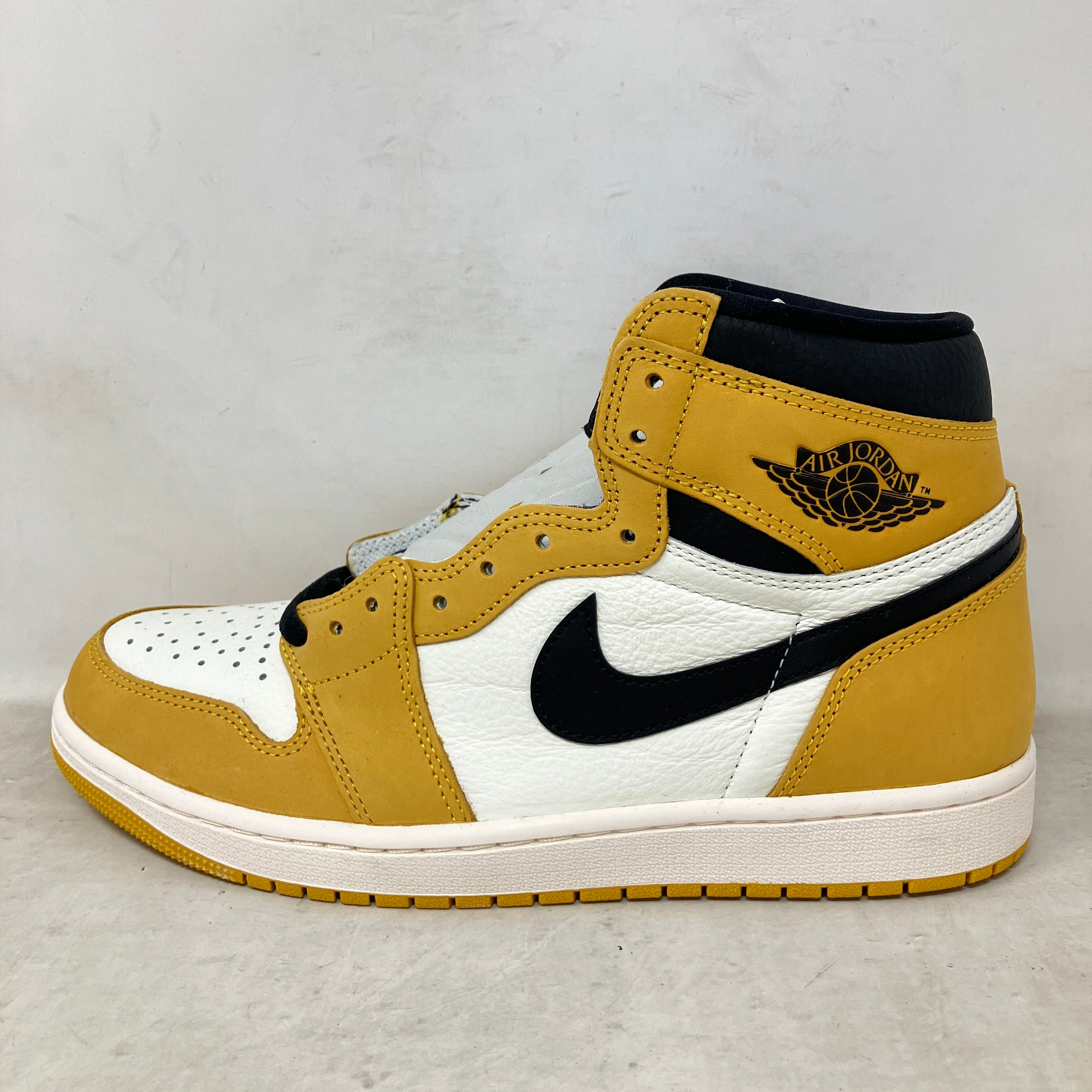 Jordan 1 Retro High OG Yellow Ochre