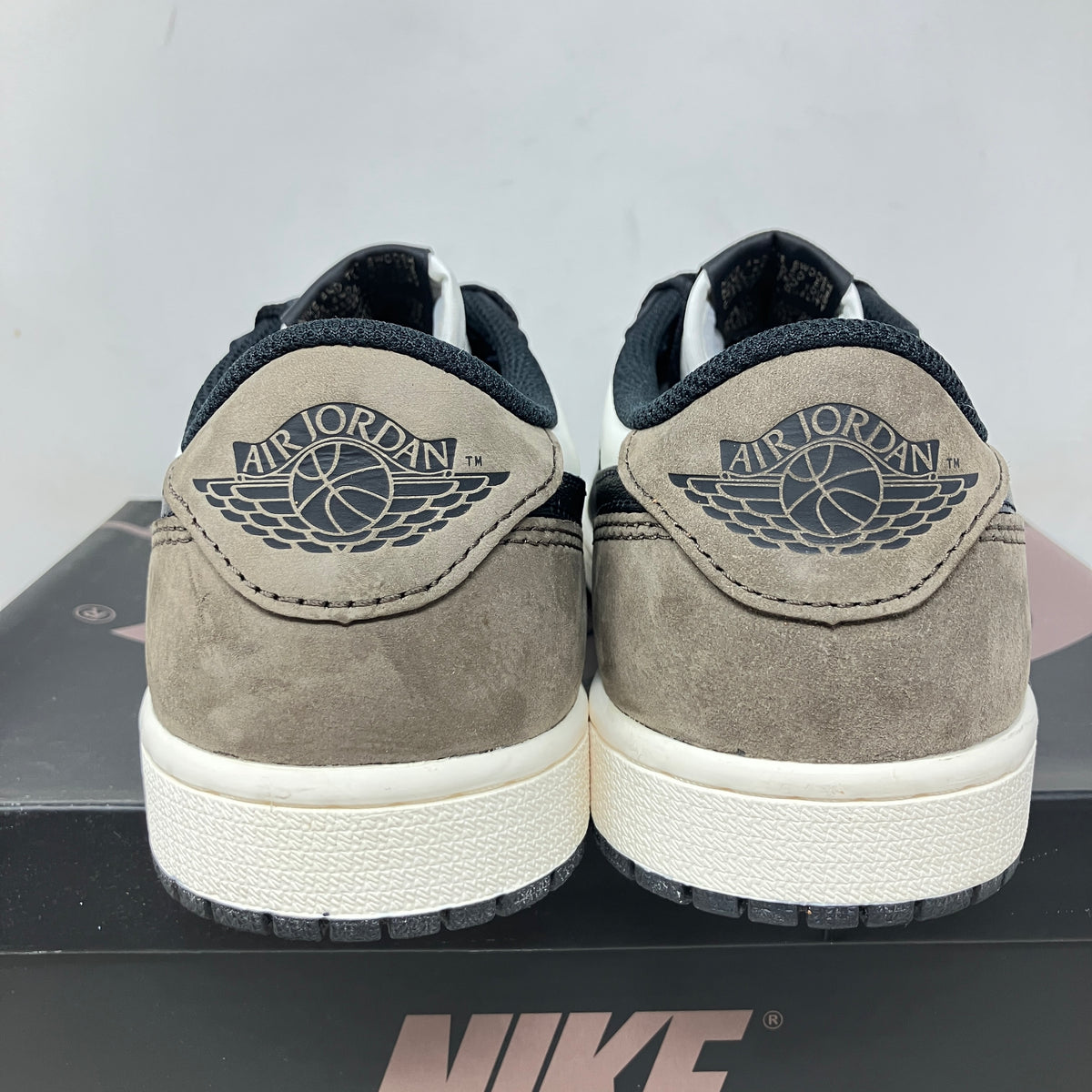 Jordan 1 Retro Low OG Mocha