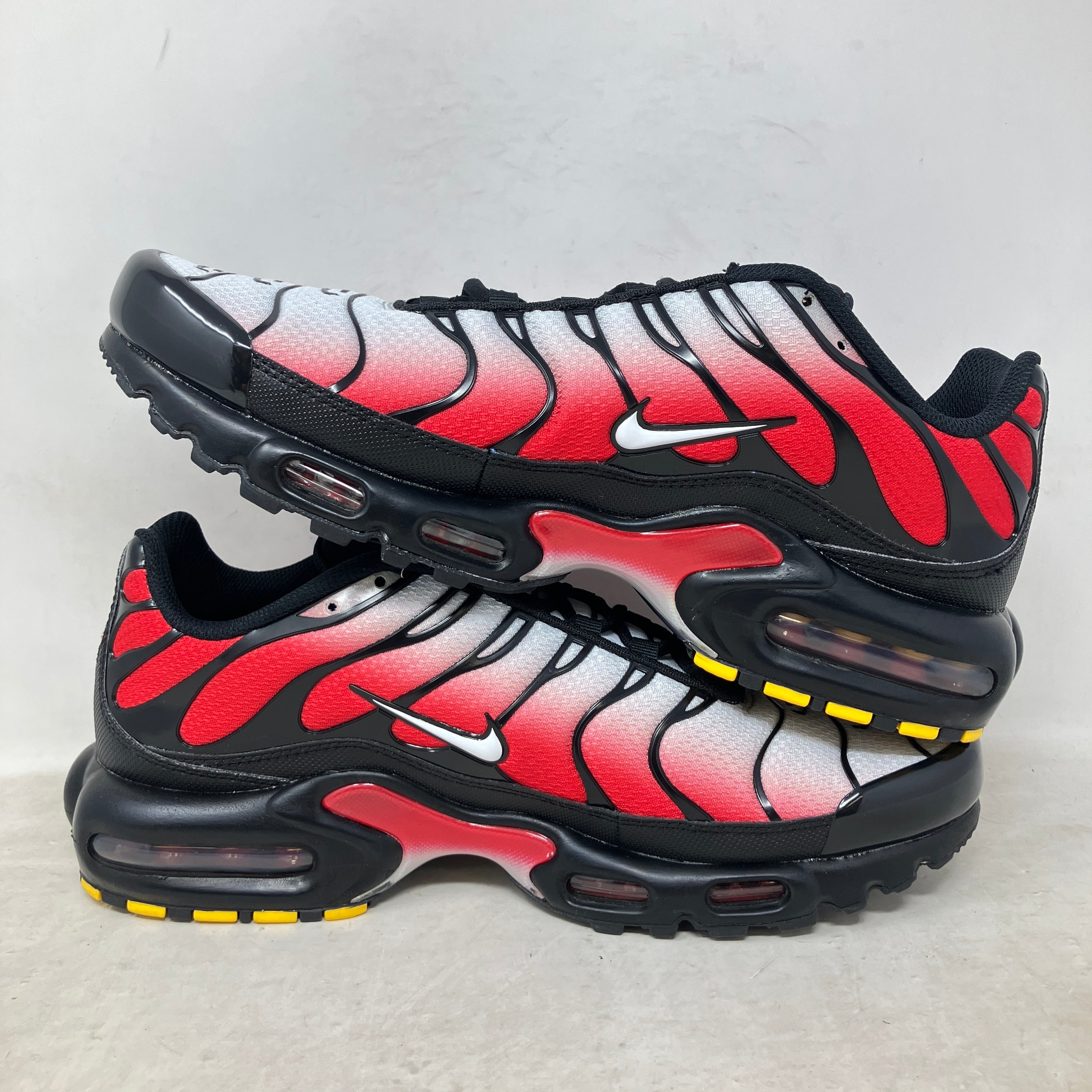 Nike Air Max Plus Pure Platinum University Red Black White