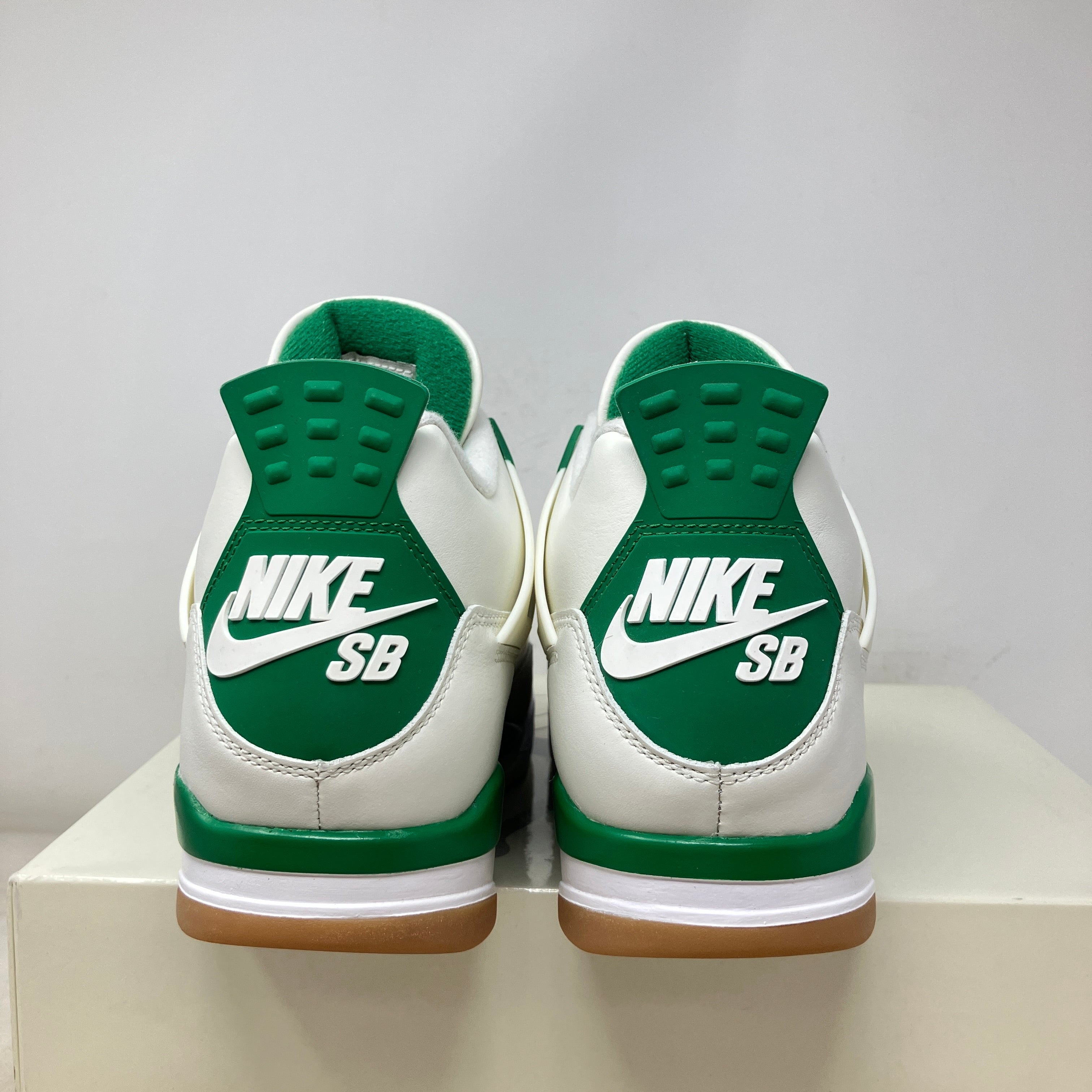 Jordan 4 Retro SB Pine Green