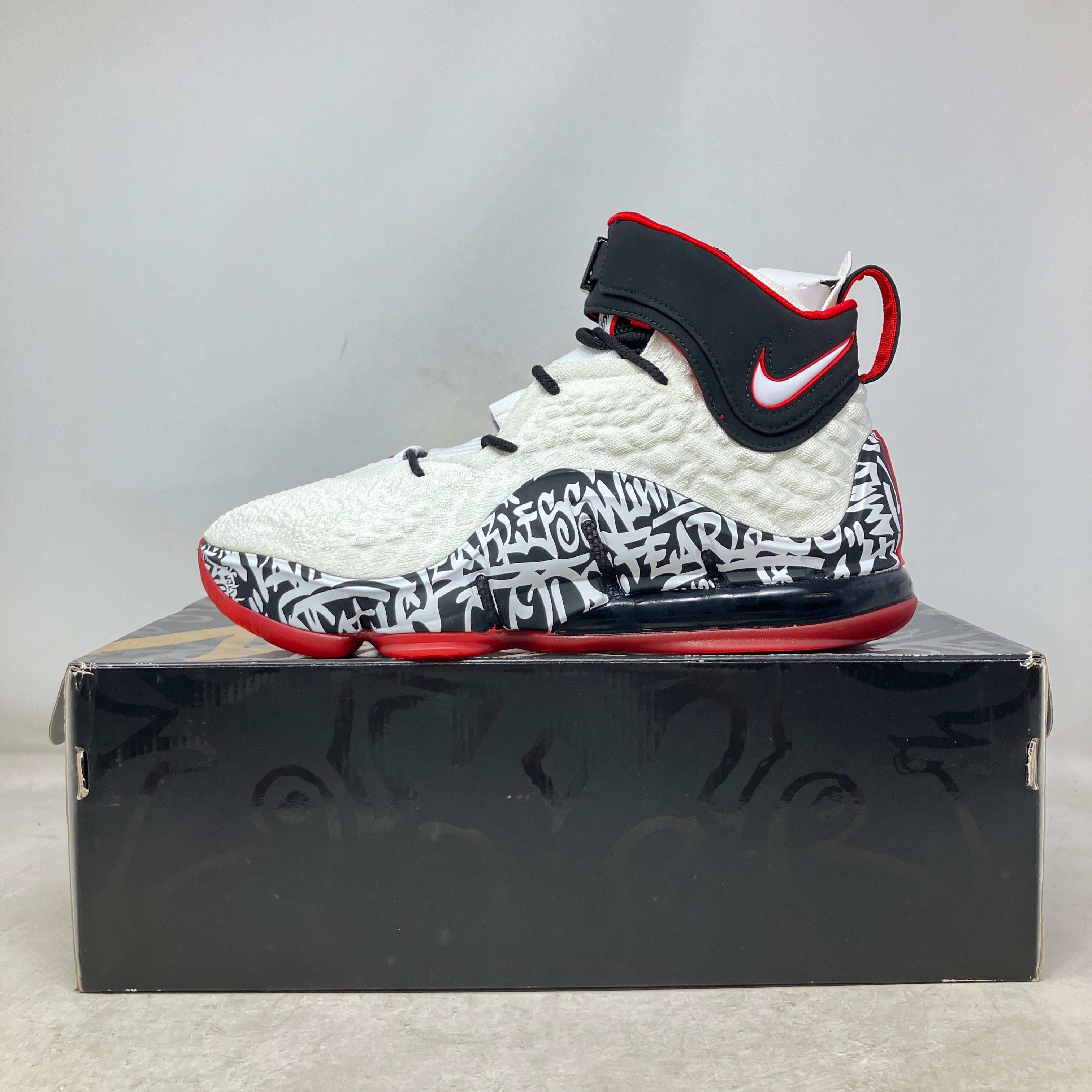 Nike LeBron 17 Graffiti