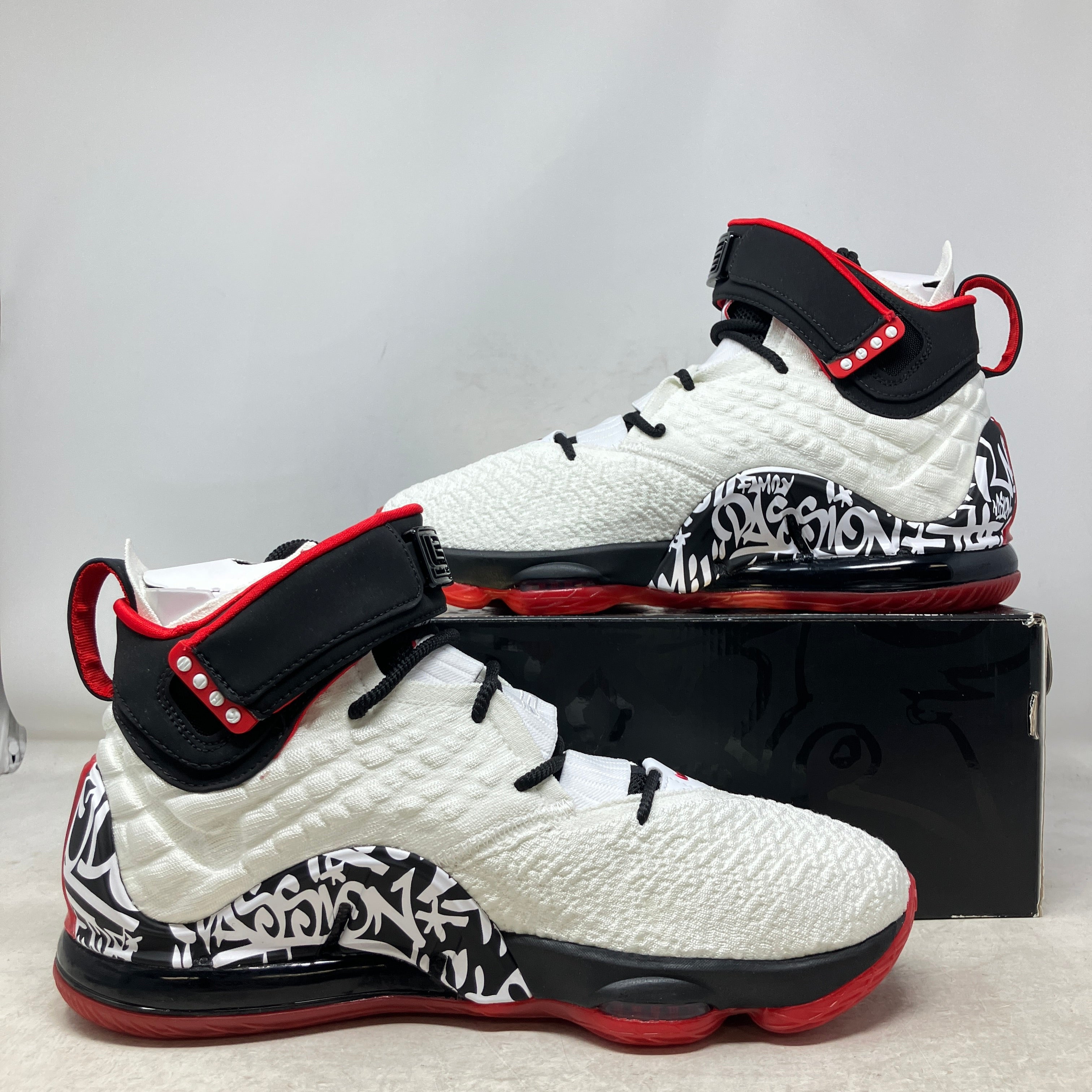 Nike LeBron 17 Graffiti