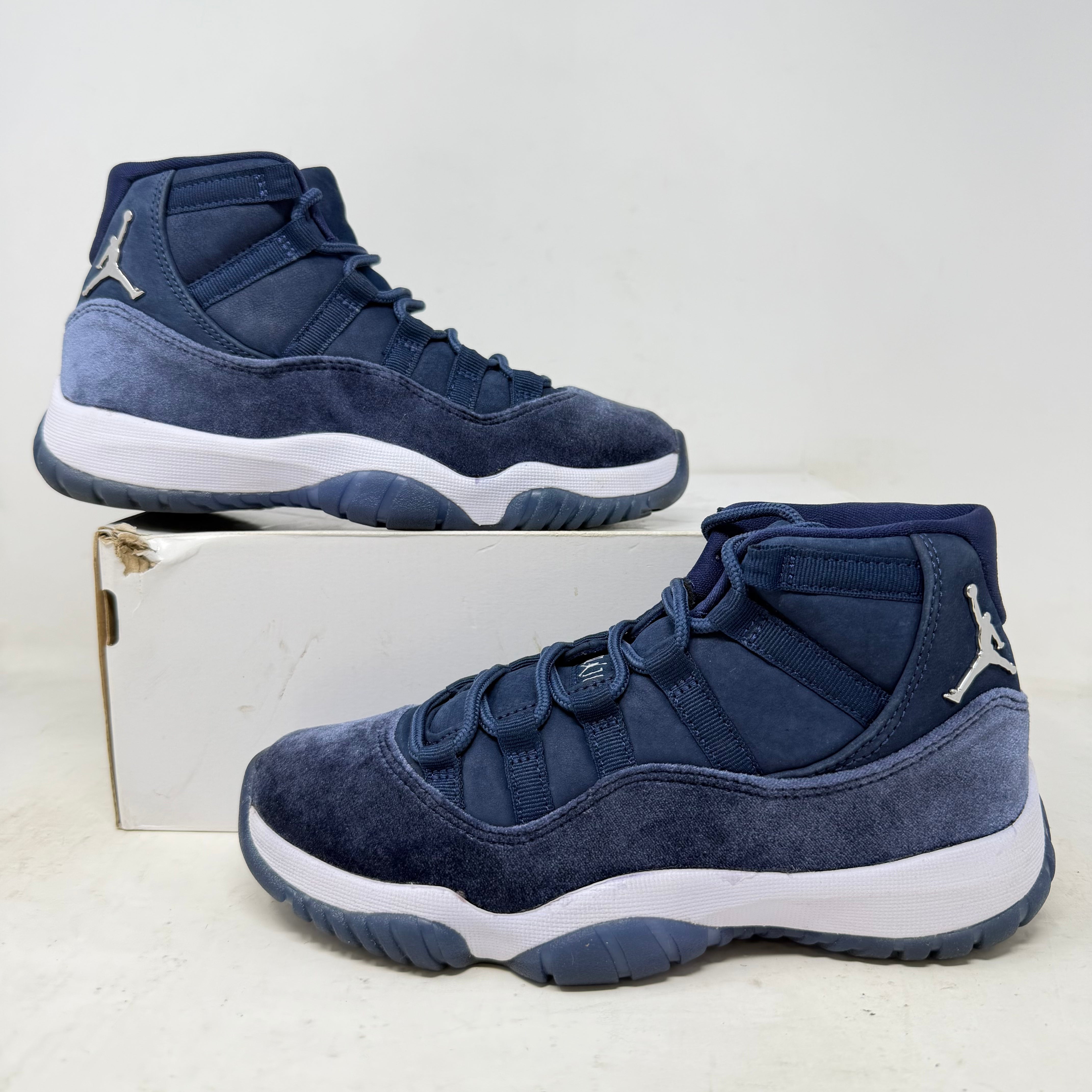 Jordan 11 Retro Midnight Navy (Women's)