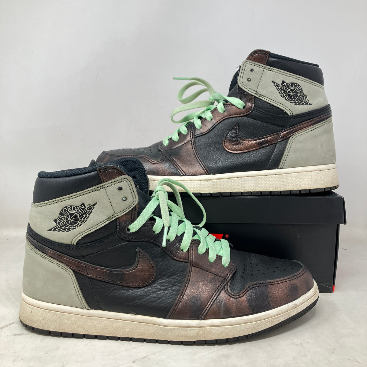 Jordan 1 Retro High Light Army Rust Shadow Patina