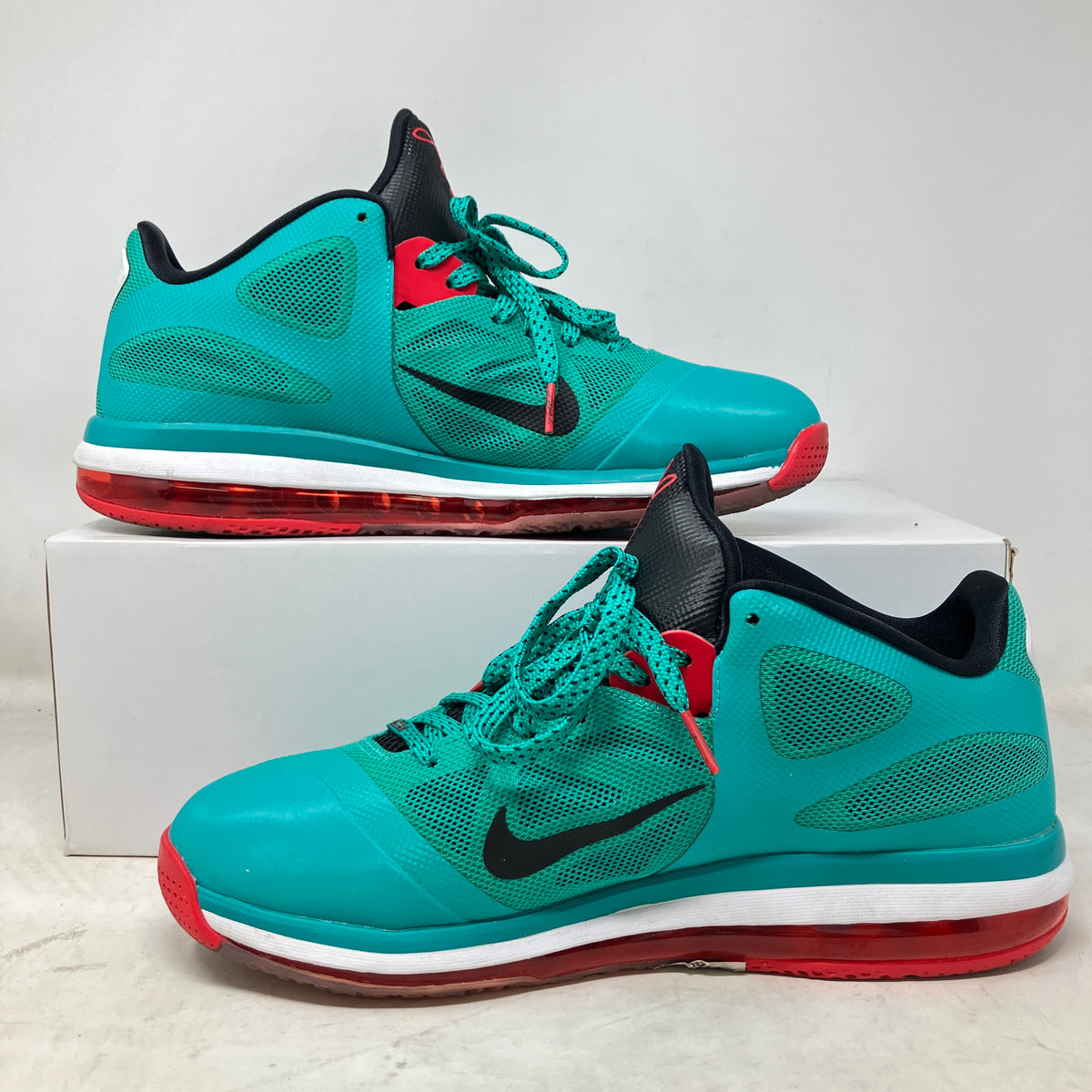 Nike LeBron 9 Low Reverse Liverpool
