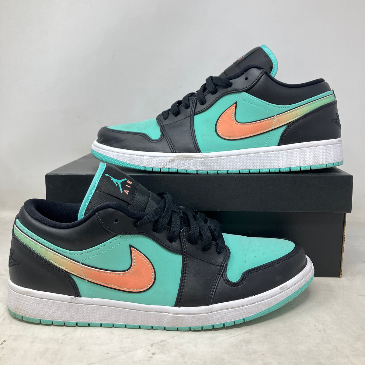 Jordan 1 Low SE Tropical Twist