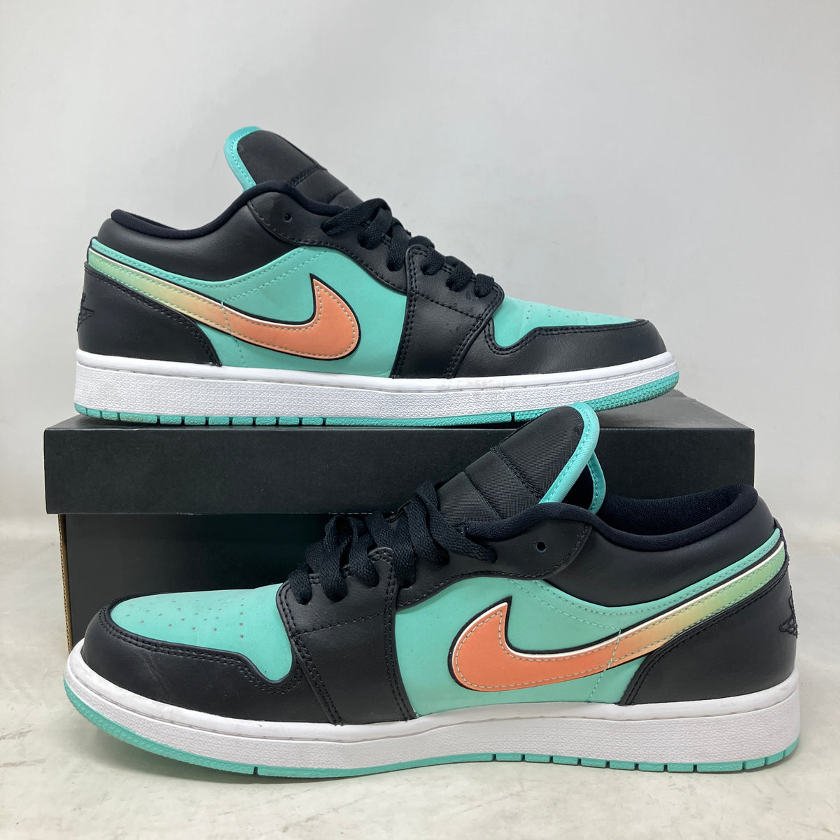 Jordan 1 Low SE Tropical Twist