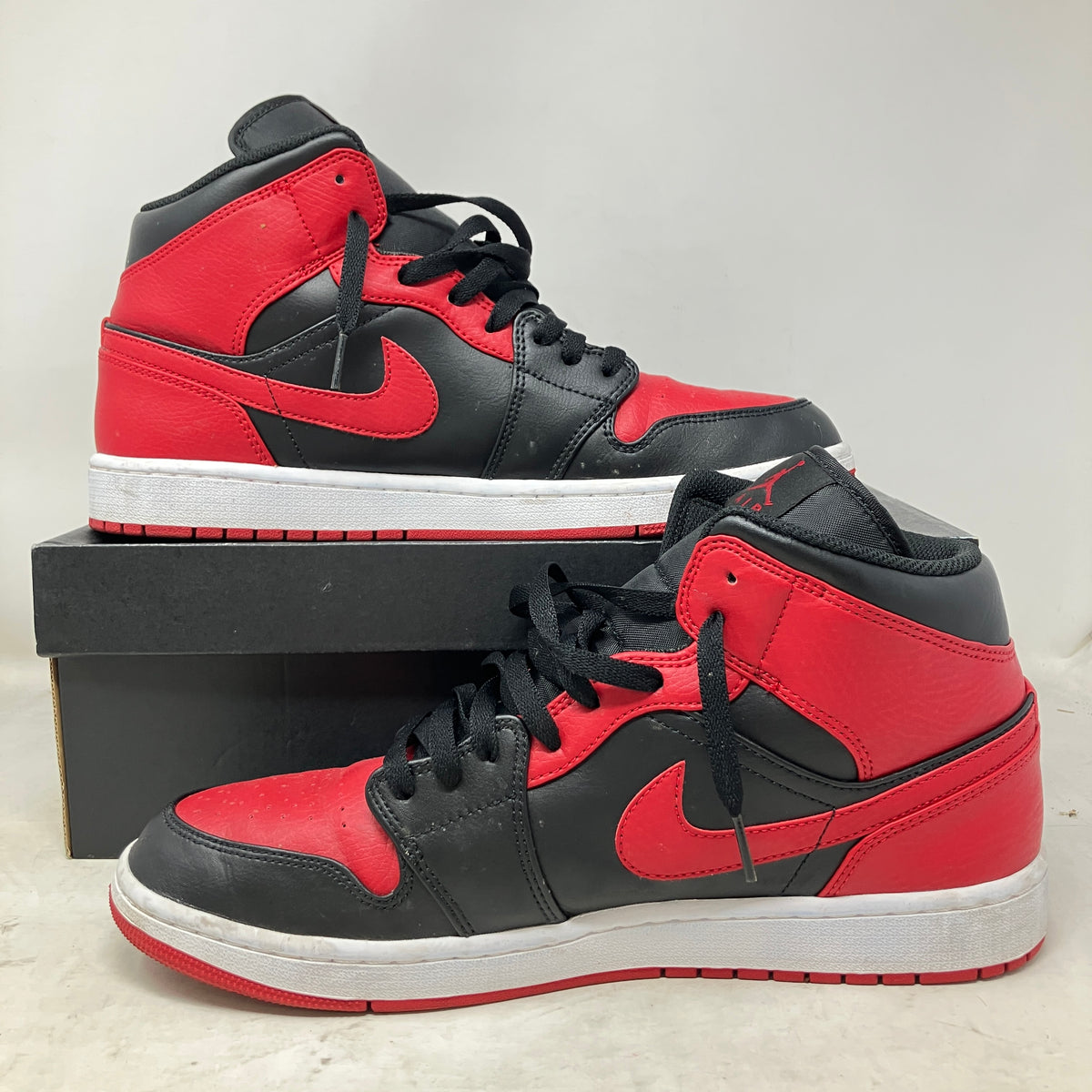 Jordan 1 Mid Banned (2020)