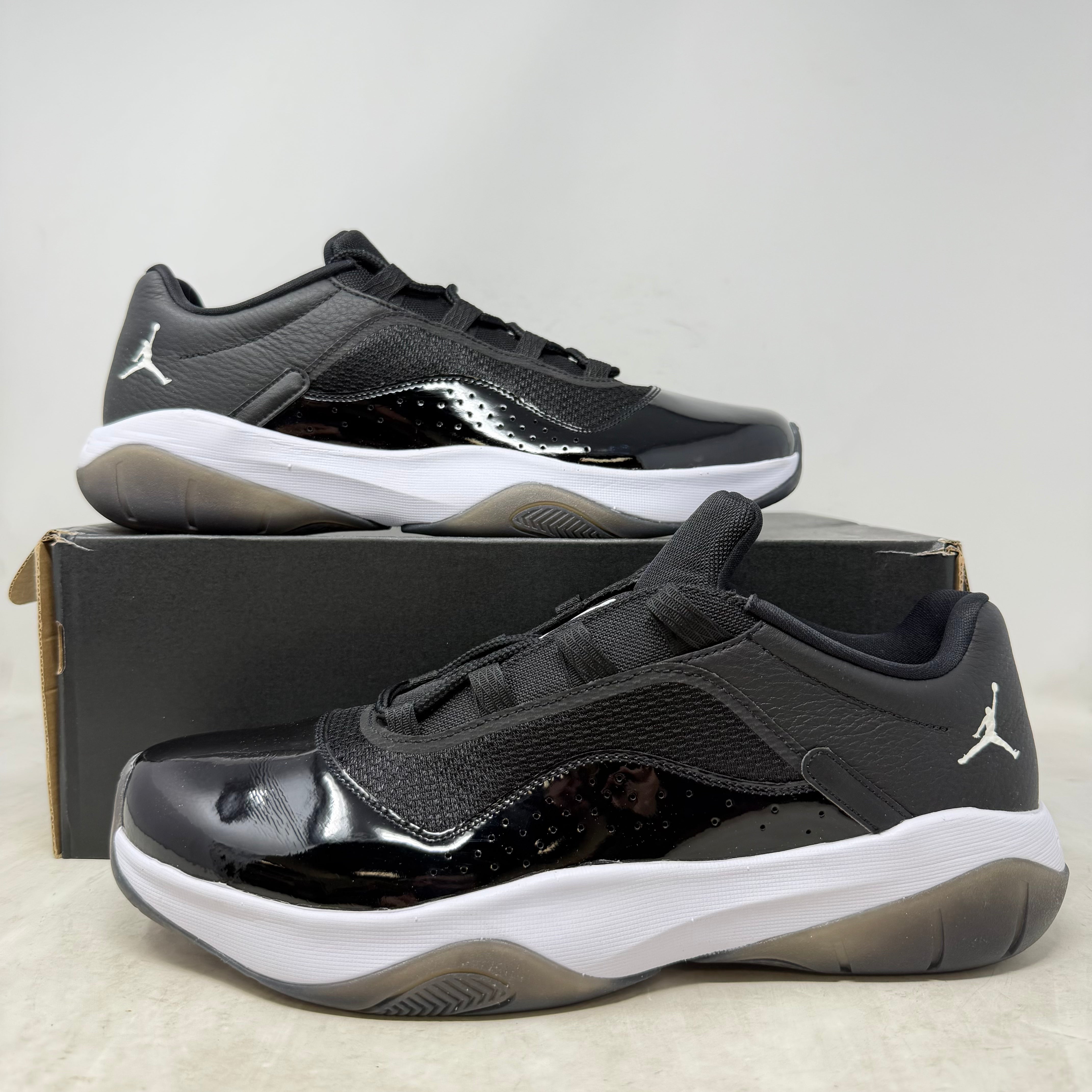 Jordan 11 CMFT Low Black White