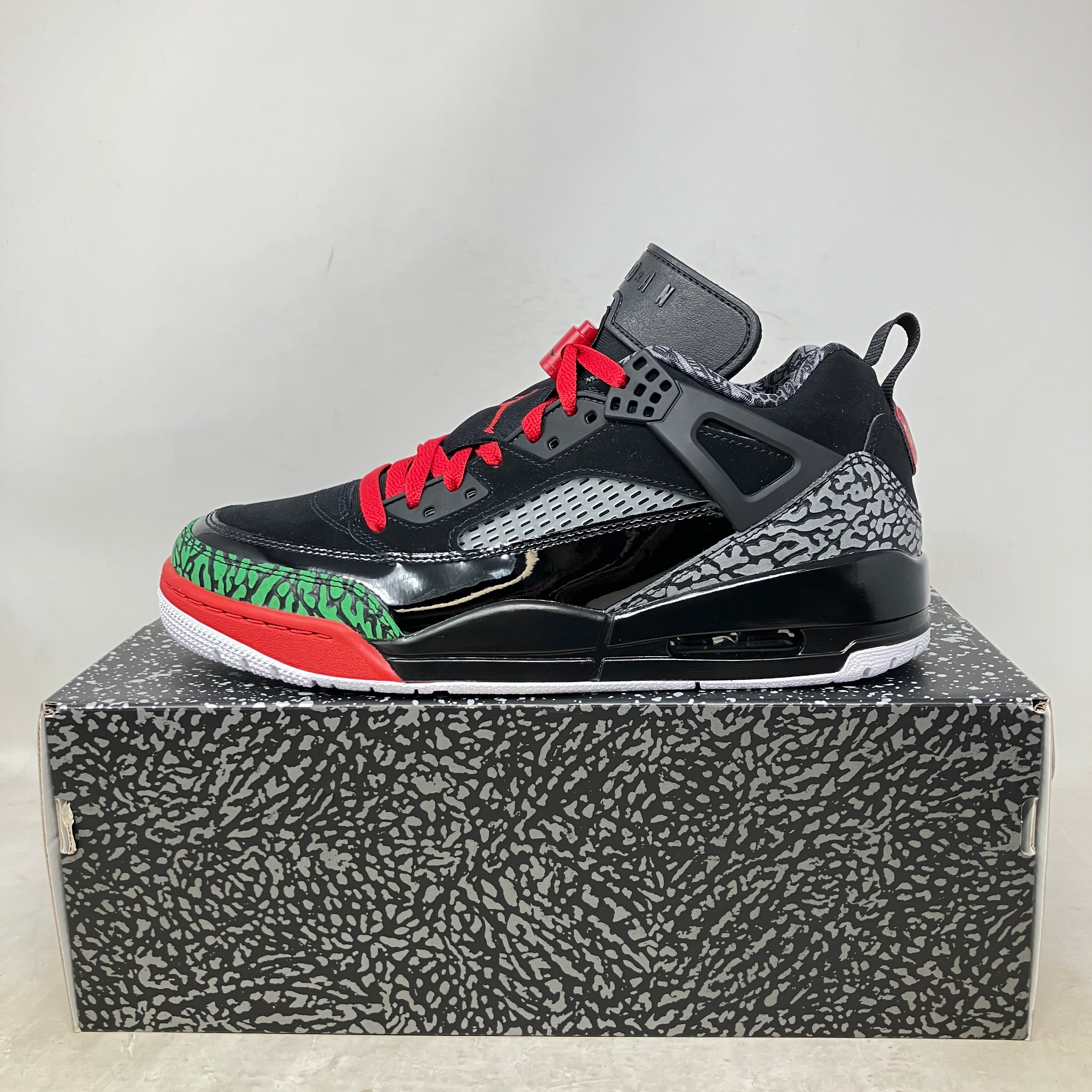 Jordan Spizike Low Black Classic Green White Varsity Red